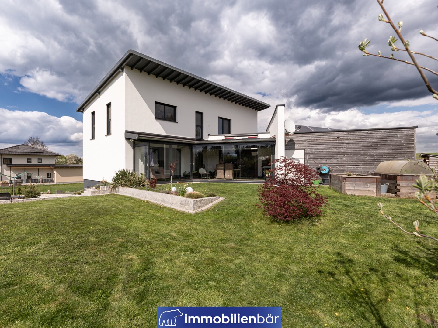 Modernes Traumhaus in ruhiger Lage mit großem Garten & Wohnkeller für Praxis oder Einlegerwohnung – Tumeltsham