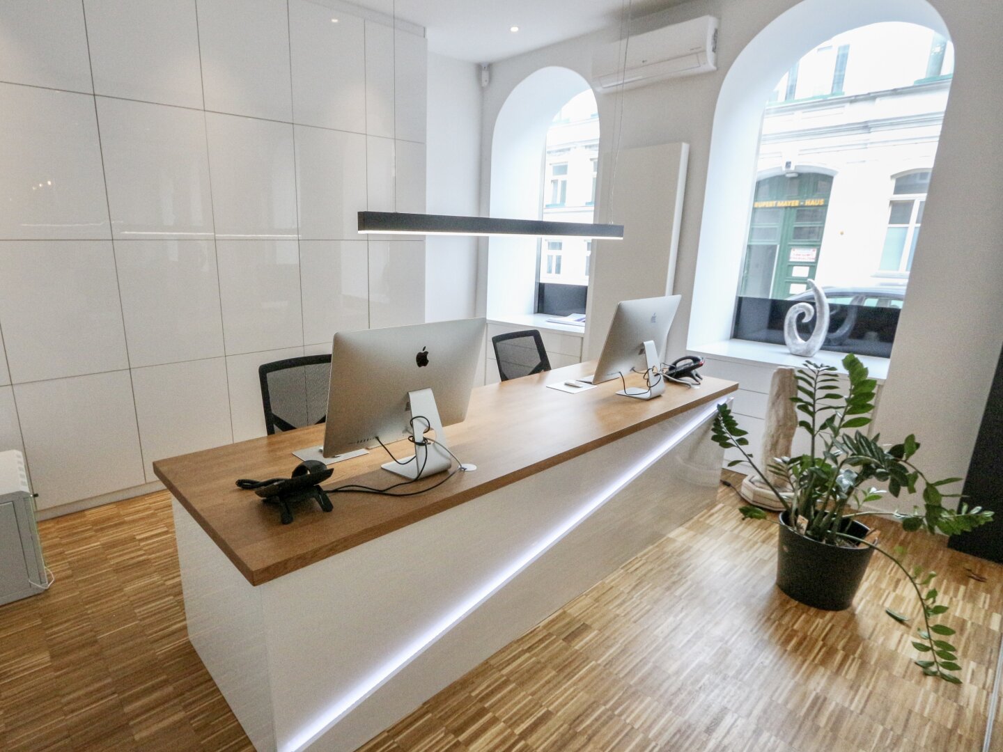 Investment mit ansprechender Rendite - Hochwertig ausgestattete Büro-, Praxis- bzw. Geschäftsfläche in U-Bahn-Nähe