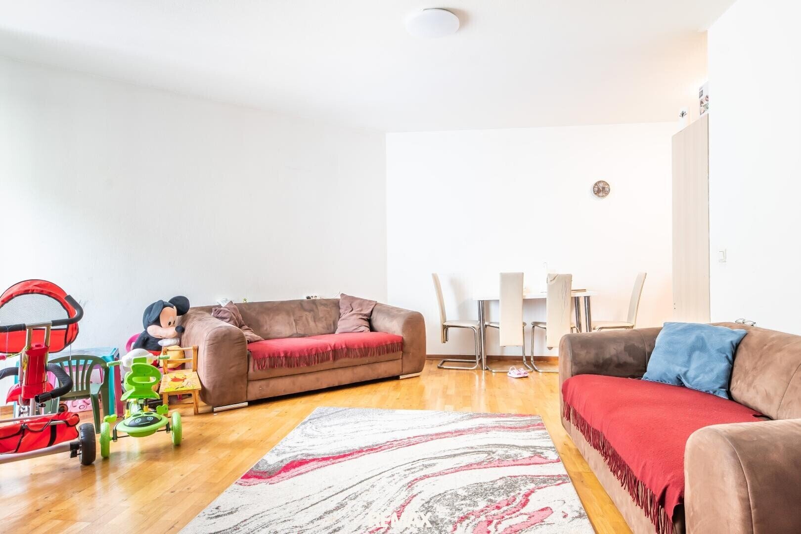 *** 2 Raumwohnung mit Tiefgaragenparkplatz und TOP Rendite - Perfekte Arbeiterwohnung ***