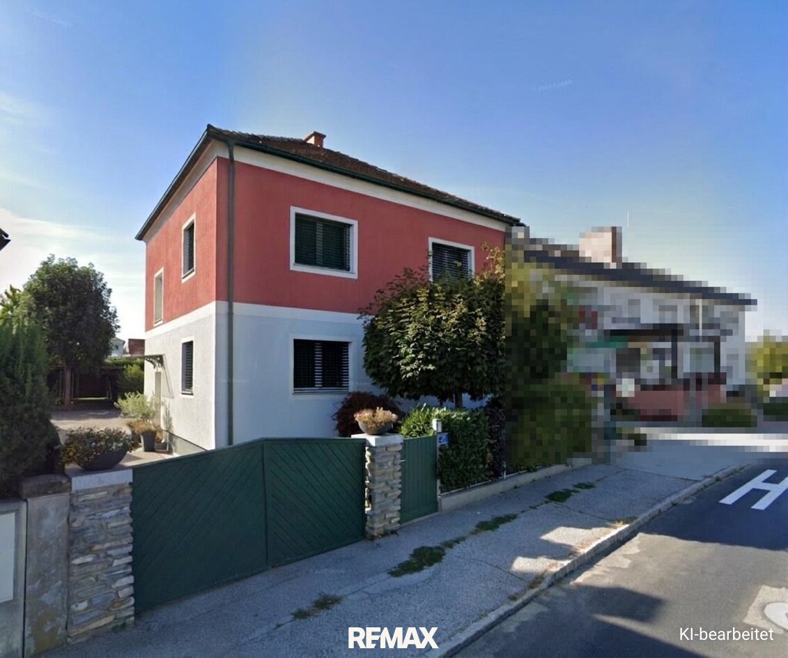 Modernisiertes Einfamilienhaus mit Sauna, Doppelcarport, zwei Garagen und Nutzwasserbrunnen in zentraler Lage