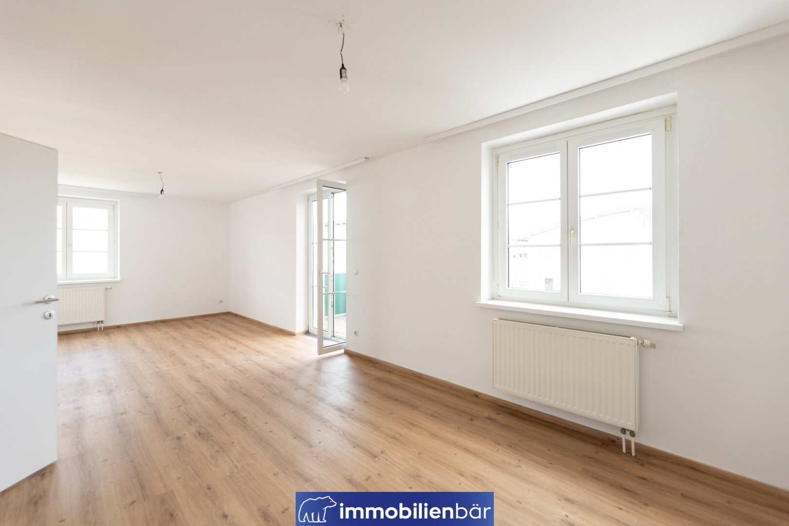 Perfekte Wohnung für FAMILIE oder WG Vermietung - 4,5 Zimmer aufgeteilt auf 2 Ebenen und 2 Balkone