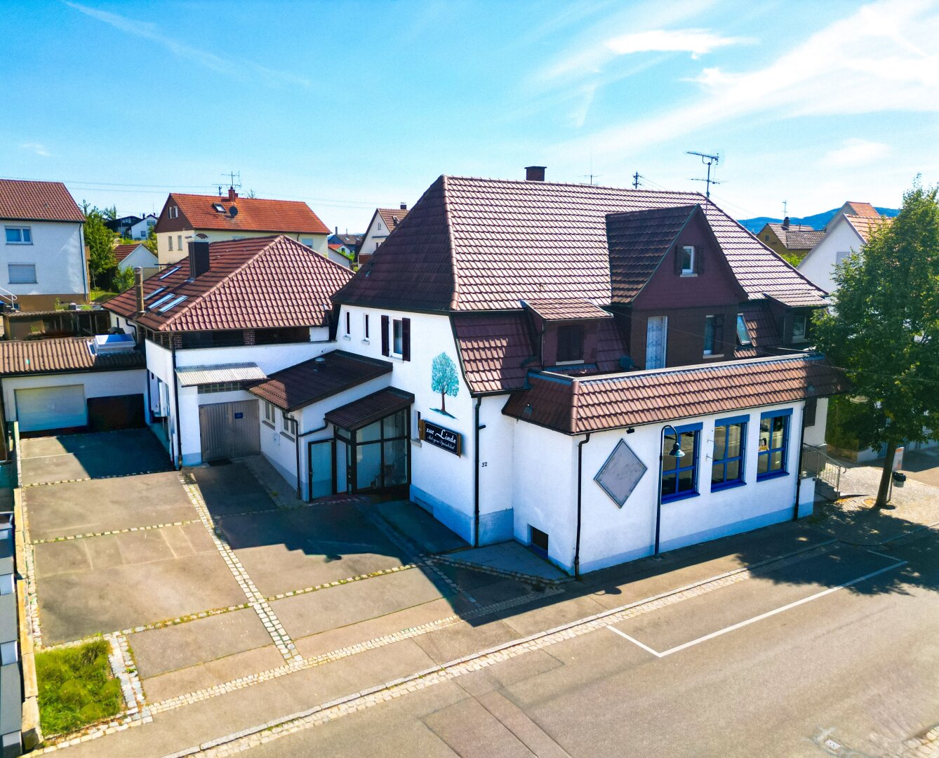 Einzigartiges Gewerbeobjekt mit Gastronomie, Eventsaal & Betreiberwohnung mitten in Großbettlingen