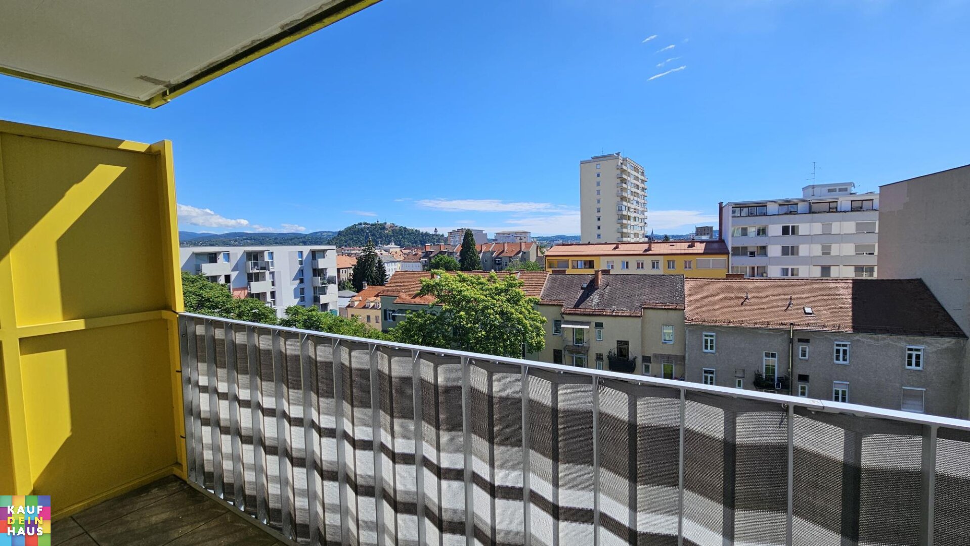 Drei Zimmer Genossenschaftswohnung mit Balkon