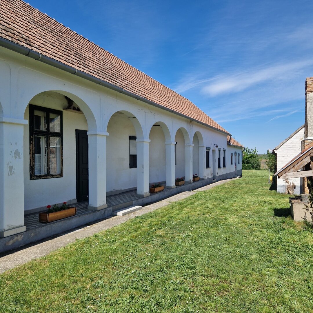 +++ Charmantes Landhaus mit großem Grundstück – in Pusztacsalád (Ungarn) +++