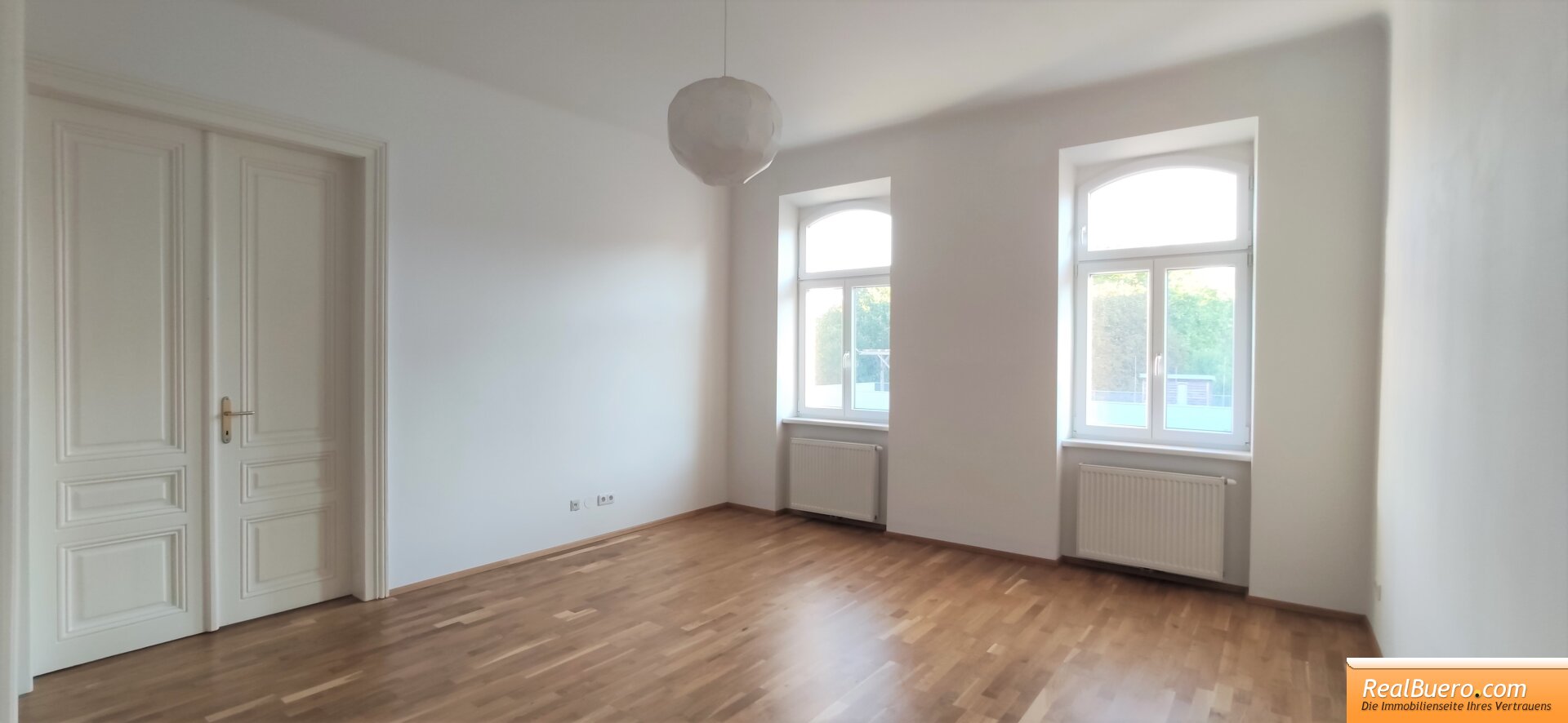 UNBEFRISTETE HELLE ALTBAUWOHNUNG IN U1 NÄHE