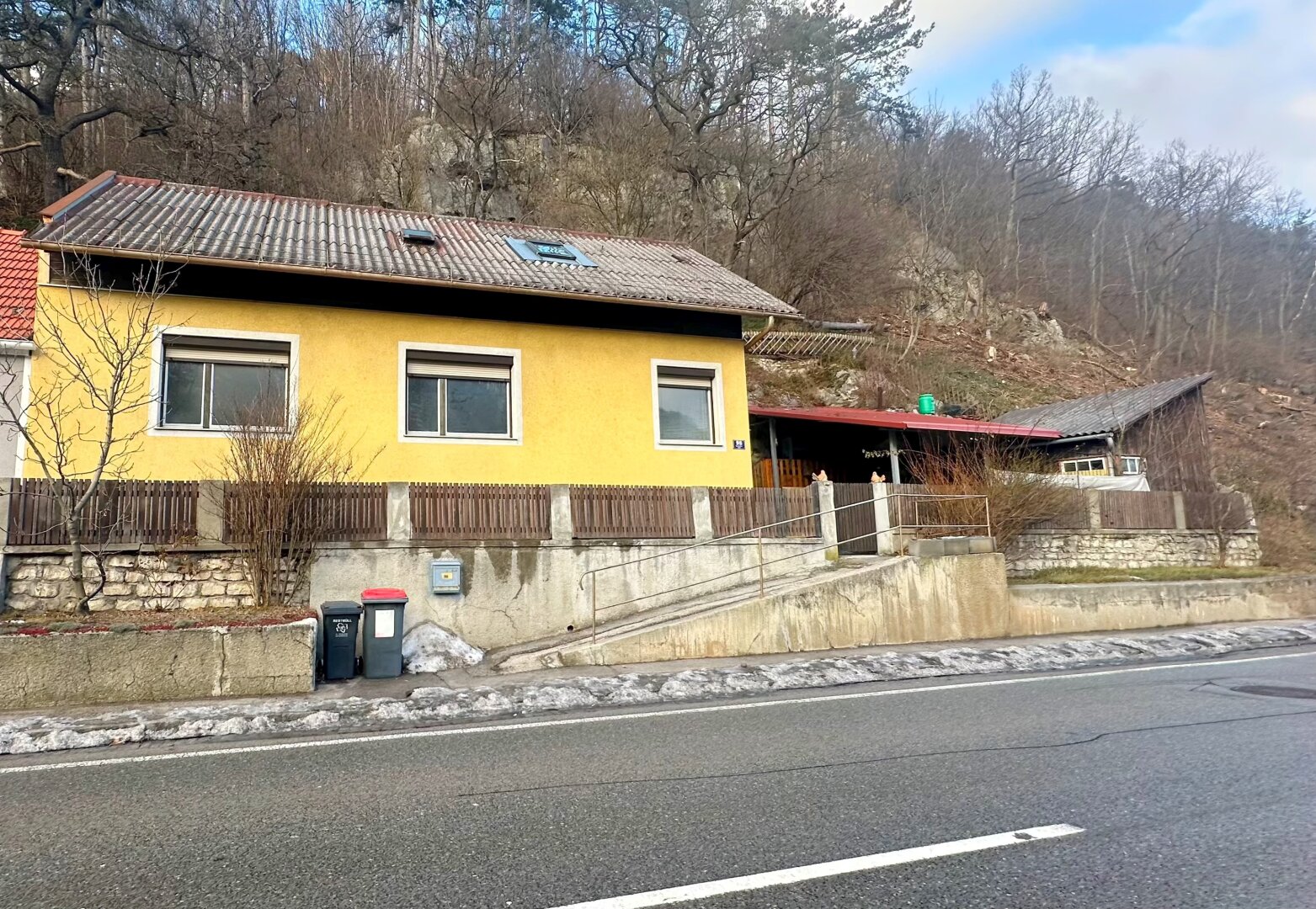 Bieterverfahren: Einfamilienhaus mit großem Potenzial in Fahrafeld