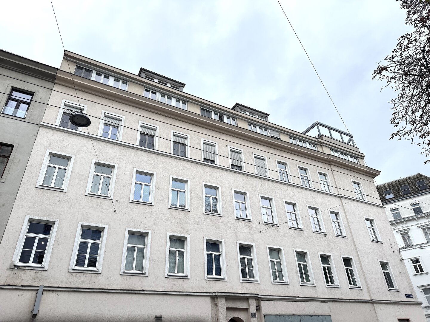 Großzügige 5 Zimmer Wohnung mit Klima