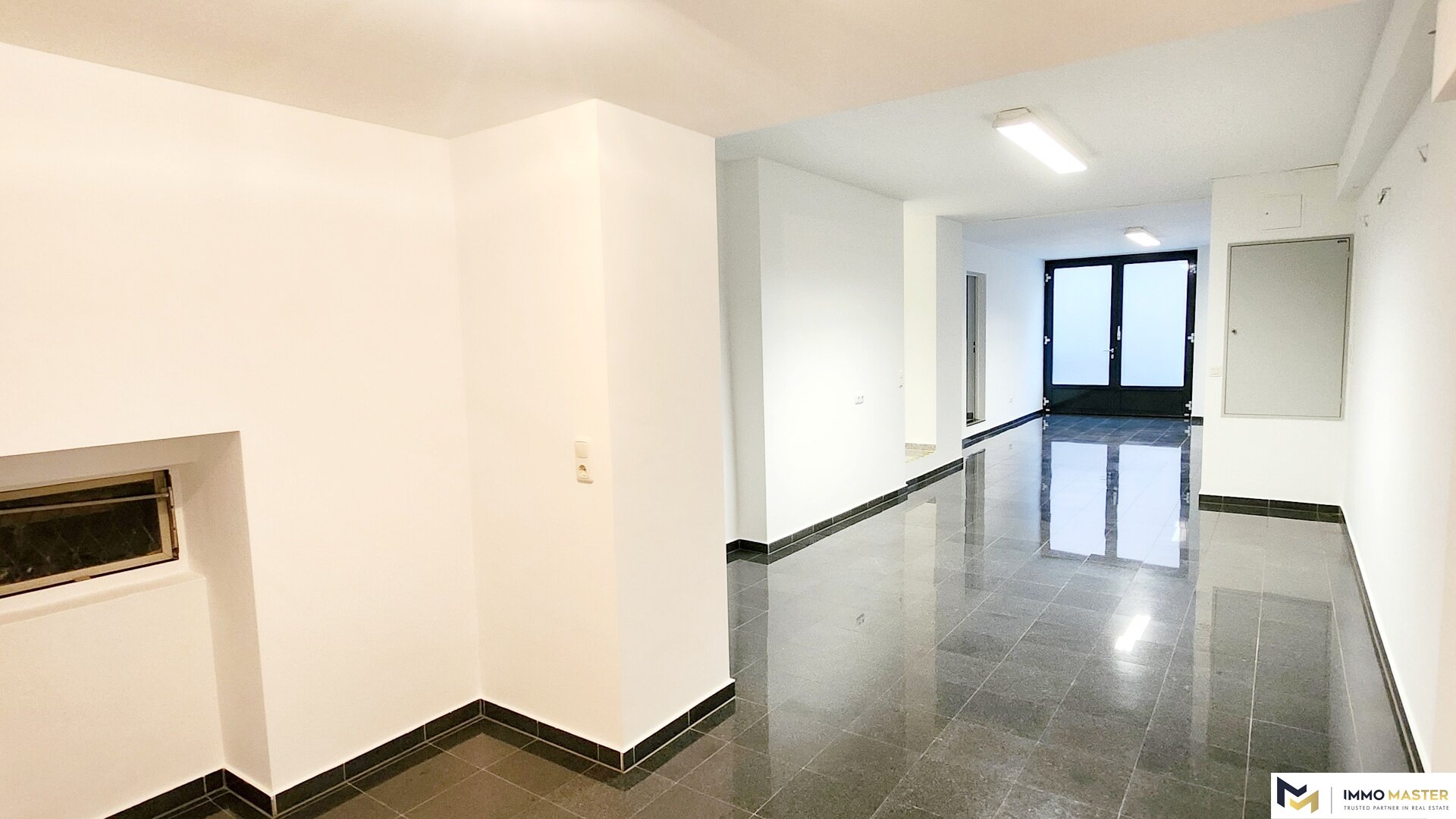 Ladenhandel direkt von Straßen begehen nähe Mariahilferstraße – Westbahnhof