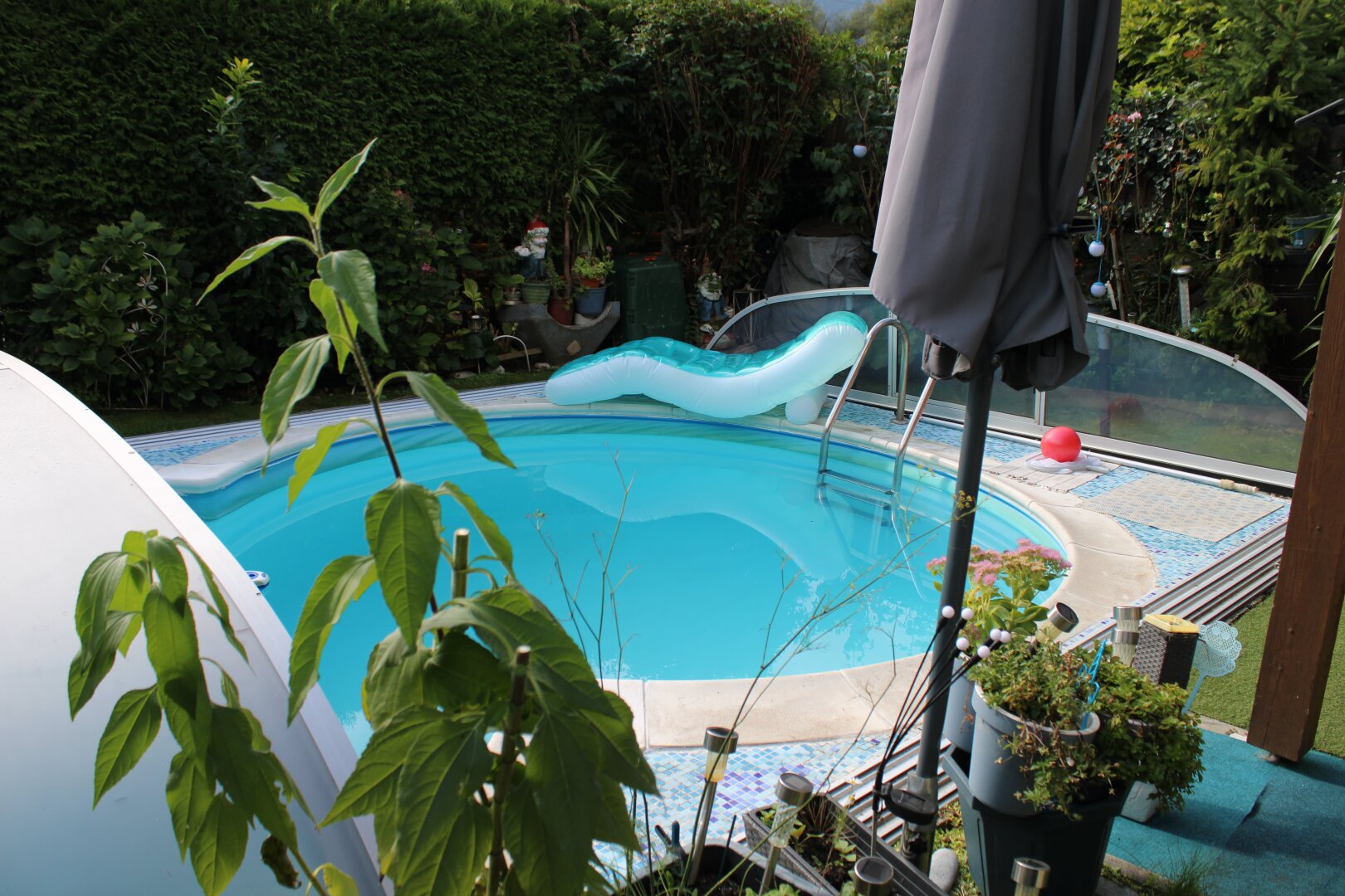 Gemütliche Doppelhaushälfte mit Pool