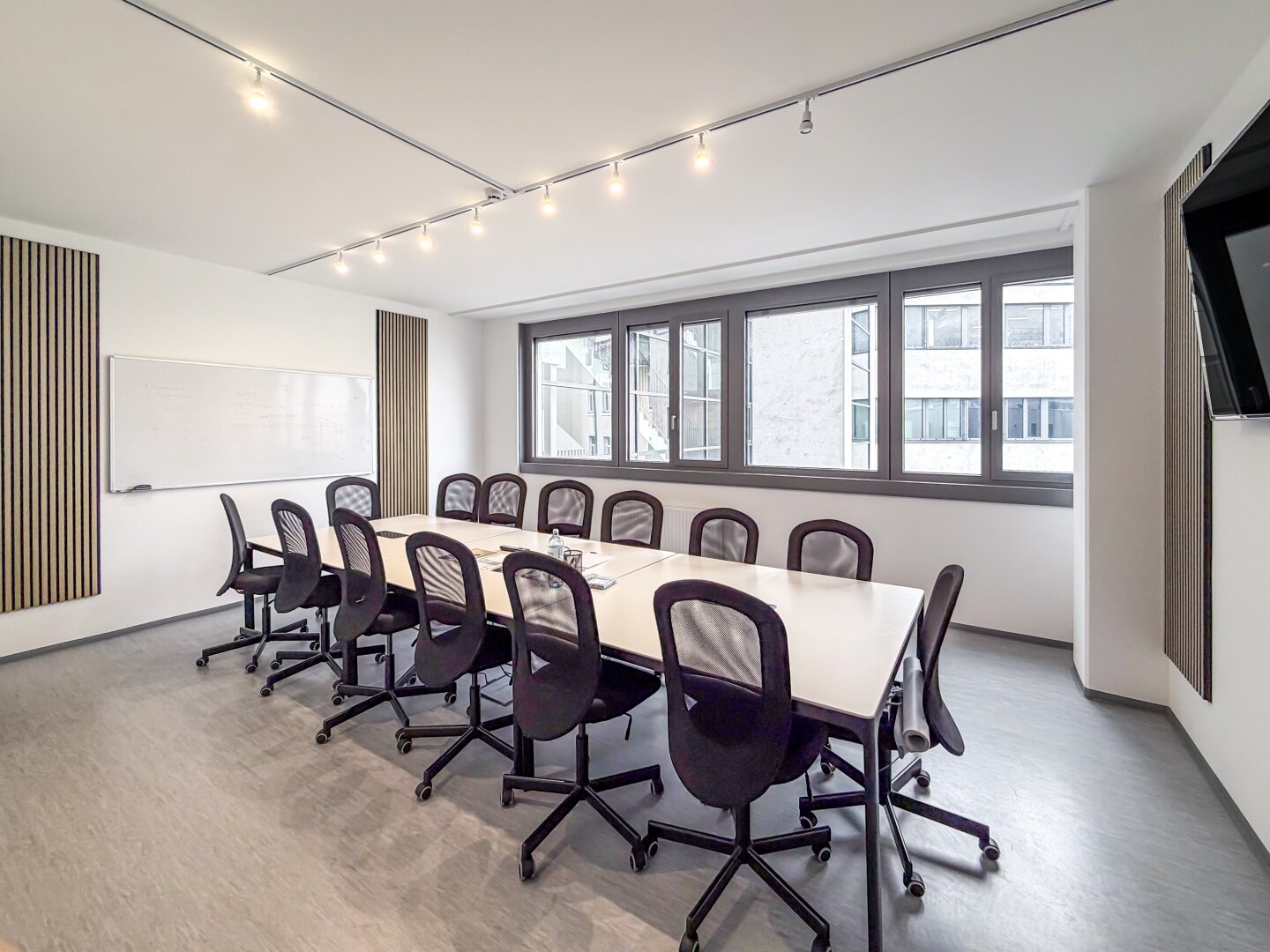 Großzügiges Büro mit ca. 700 m² Fläche, Tiefgarage und Lager in U-Bahn-Nähe im 1110 Wien