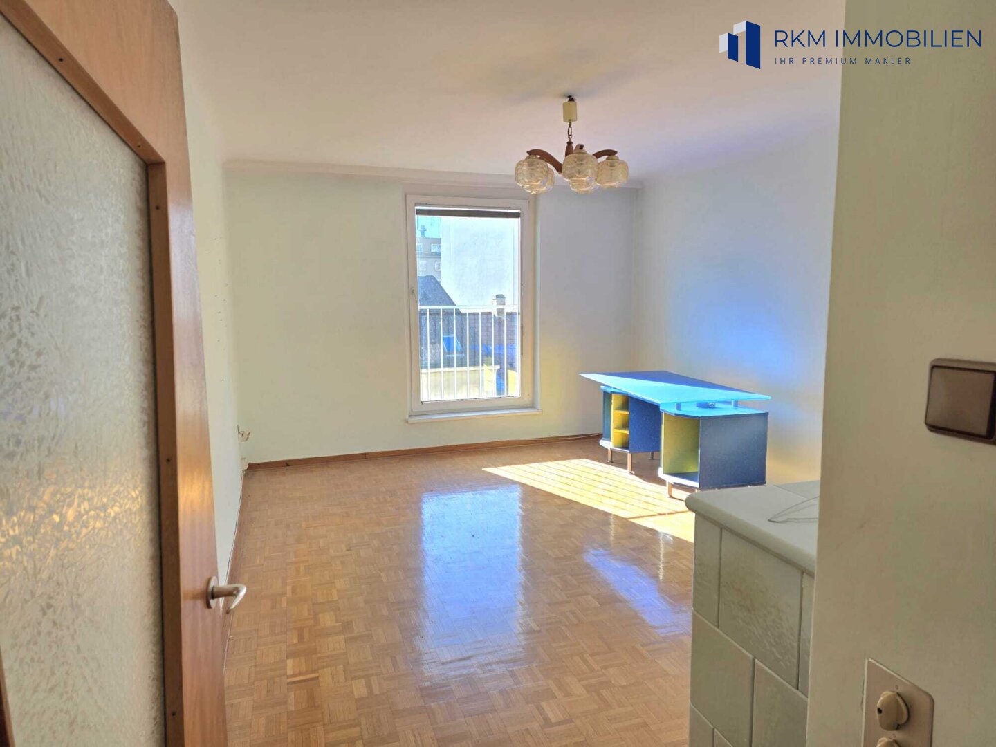 Sanierungsbedürftige 3-Zimmer-Wohnung 4. Etage mit Lift in TOP Lage