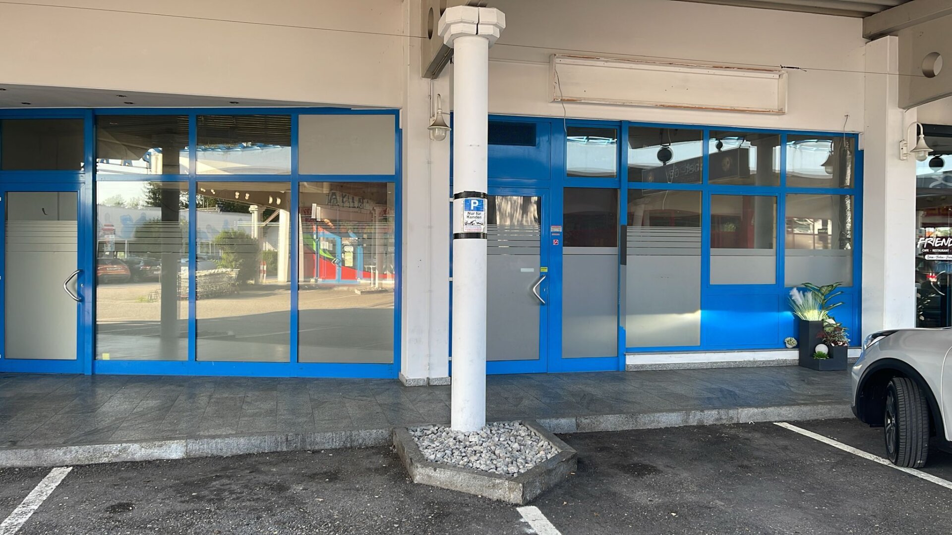 Geschäftsorientiertes Gewerbeobjekt in zentraler Lage – 5231 Neudorf, Oberösterreich