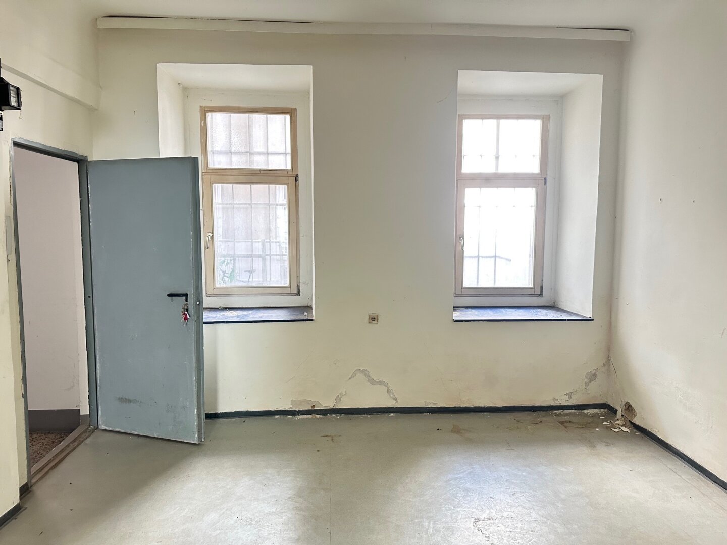 Renovierungsbedürftiges GESCHÄFTSLOKAL bei MESSE/PRATER