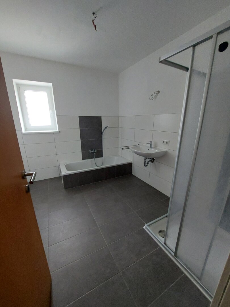 2-ZIMMER-MIETWOHNUNG MIT TERRASSE