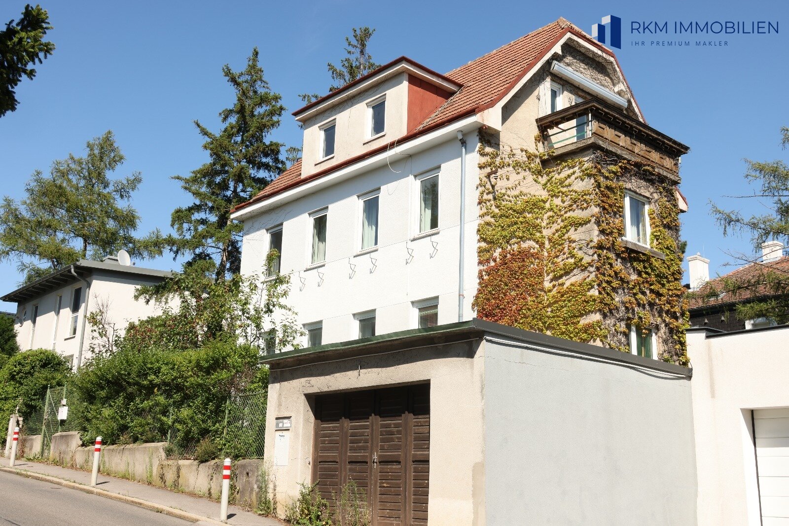 Traumhaftes Mehrfamilienhaus in Wien 1230: 9 Zimmer, Garten, Balkon und Garage - Ihr neues Zuhause!