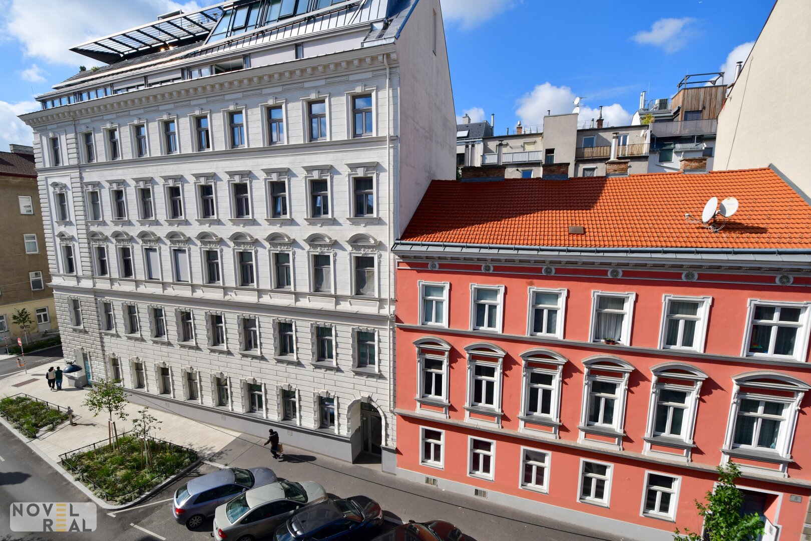 ALTBAU-WOHNUNG MIT AUSSGEWÖHNLICHER FLEXIBILITÄT UND RAUMNUTZUNG IM 