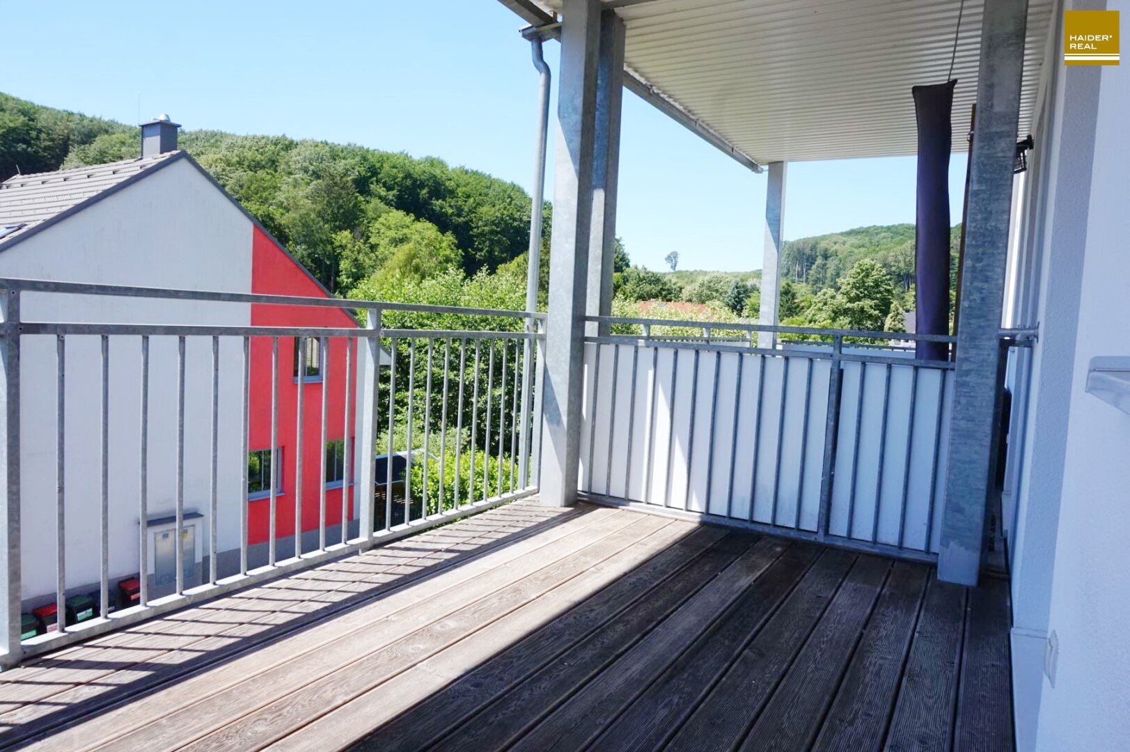 Wunderschöne 2 Zi-Wohnung mit Balkon in SW-Ausrichtung