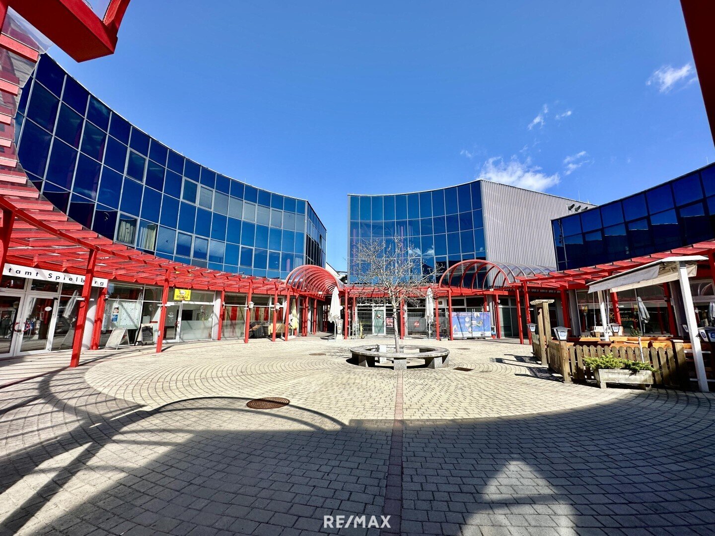 Vielseitige Gewerbeflächen/Einheiten zur Kurzzeitvermietung mit Entwicklungspotenzial im Wirtschaftszentrum Spielberg