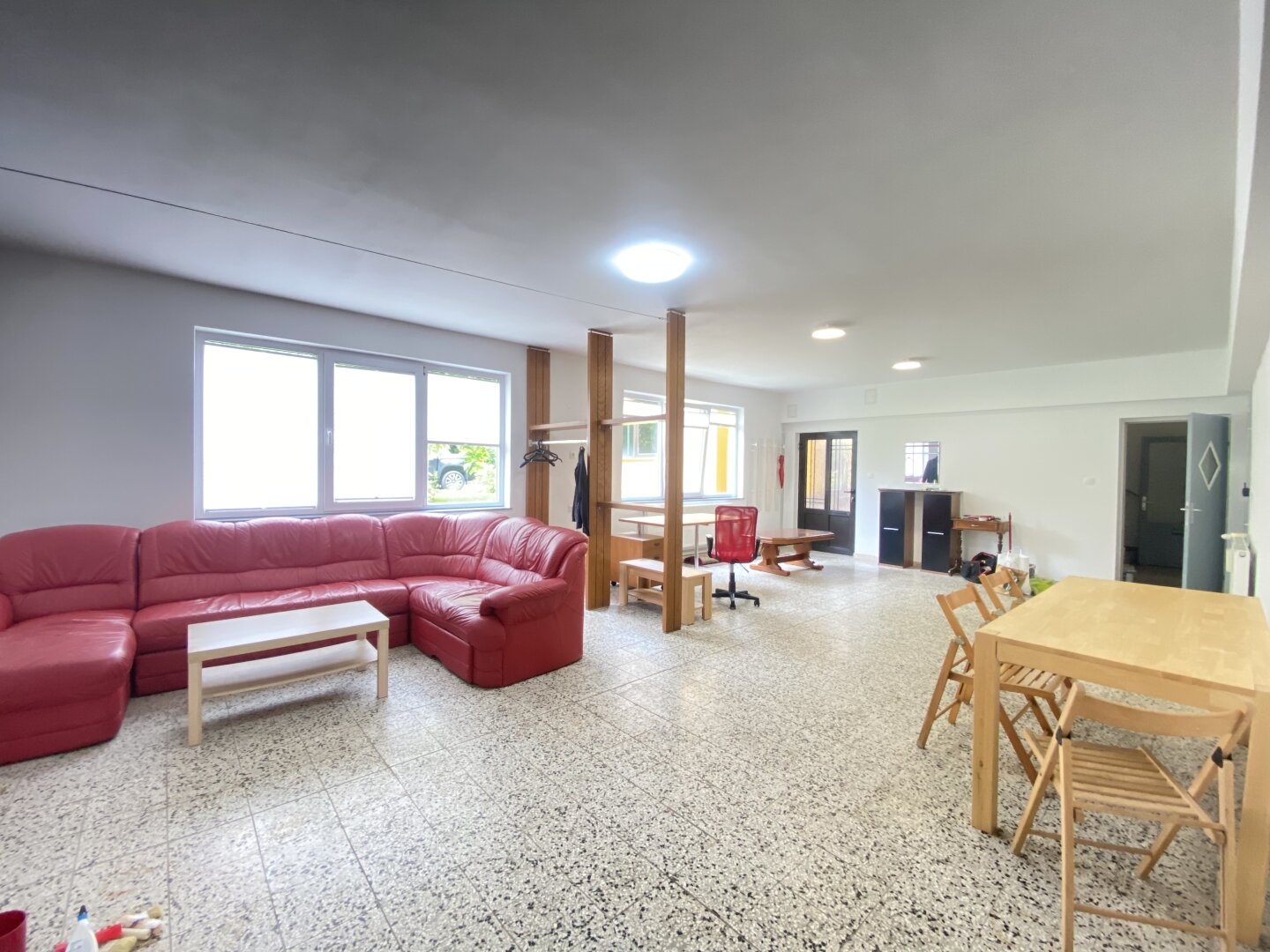 Büro/Atelier/Trainingsfläche- dort wo andere Ferien machen!