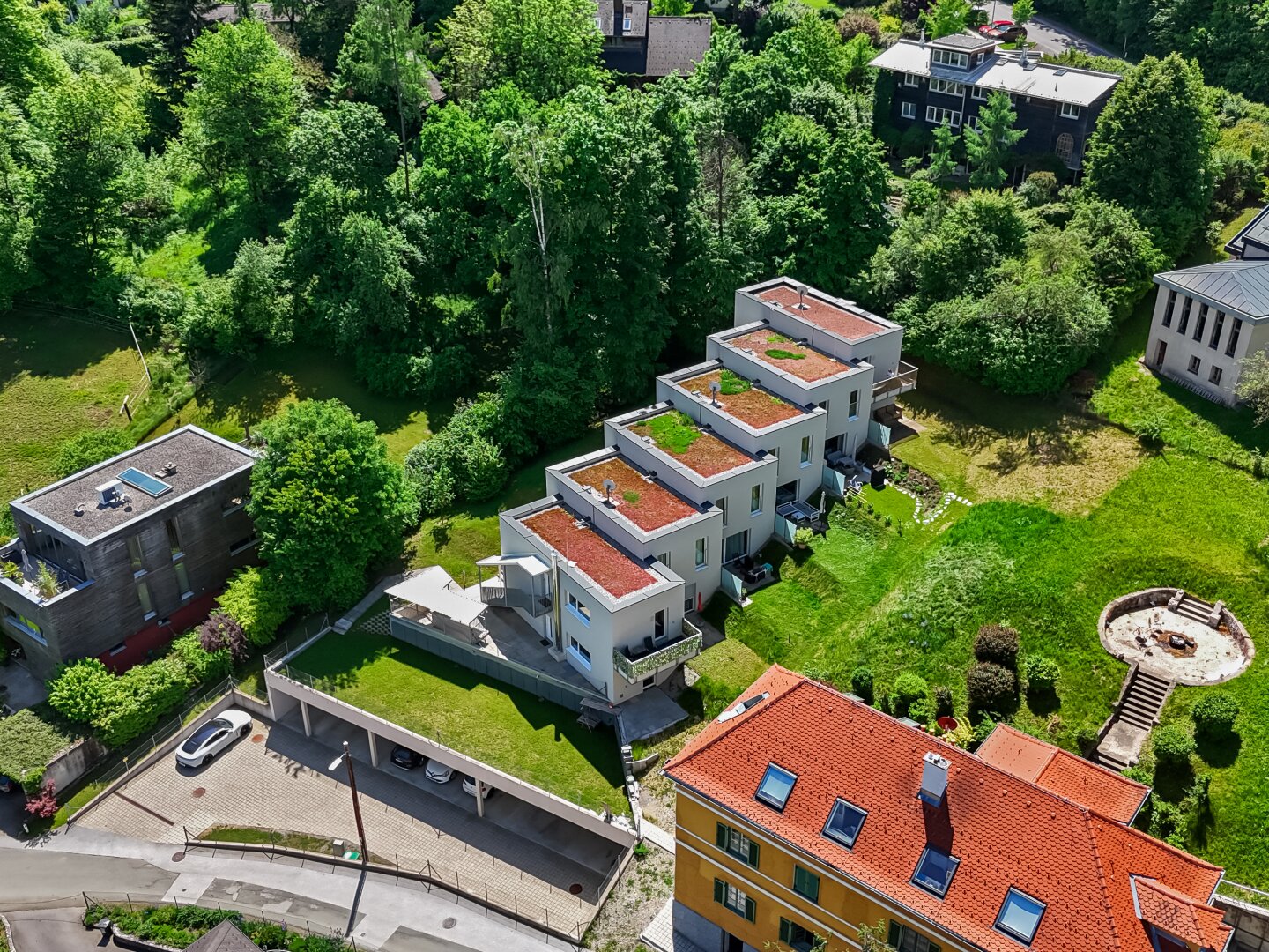 Erstbezug Neubauwohnung mit 117 m² Garten und Parkplatz in absoluter Ruhelage
