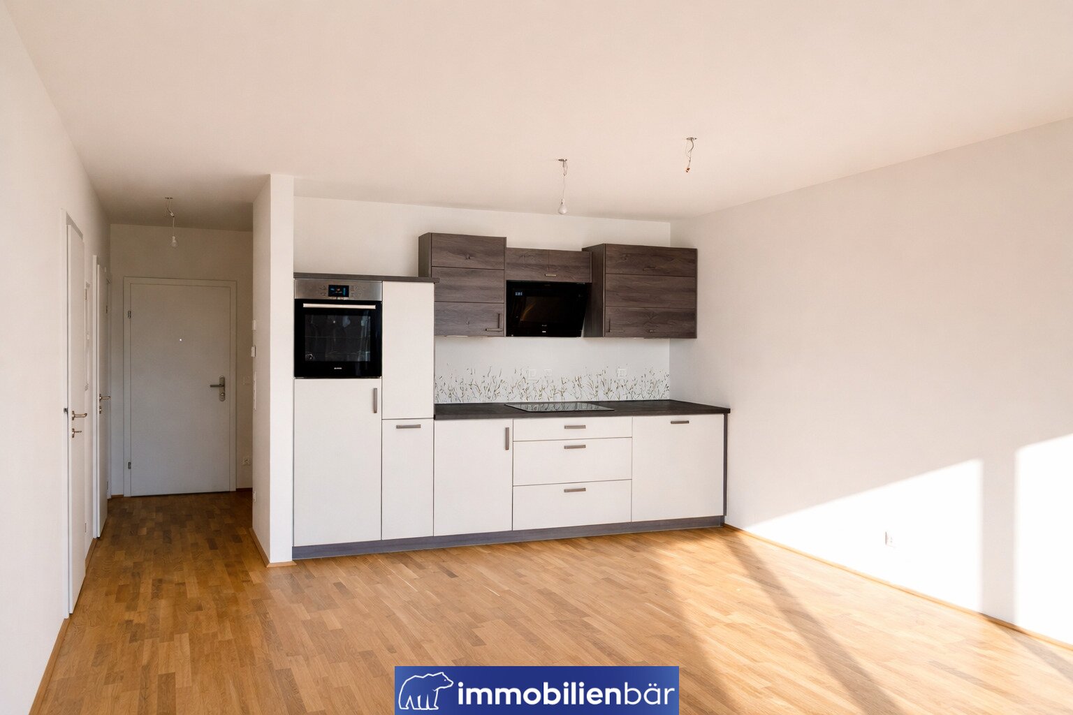 Wohnung mit traumhaften Sonnenuntergang, Weitblick, Küche und Tiefgaragenstellplatz in Neumarkt