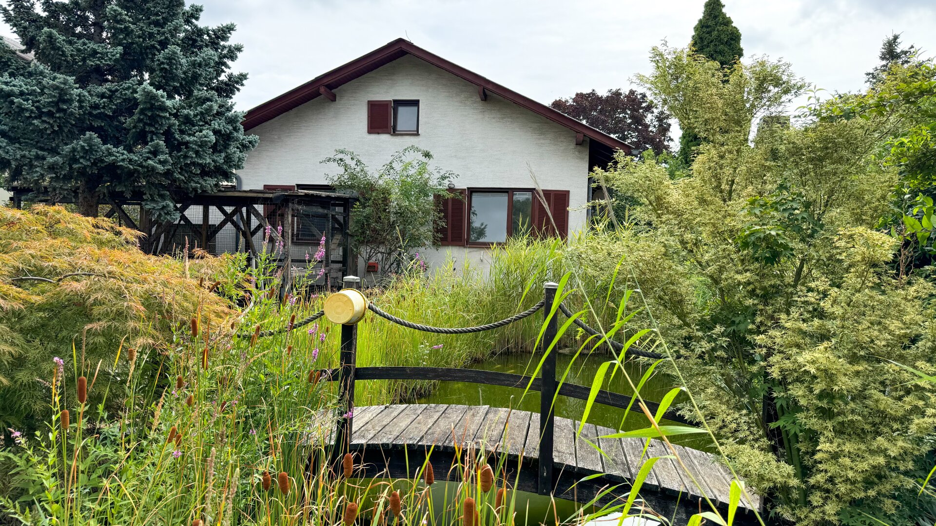 Traum-Garten mit Steg & Teich und leicht renovierungsbedürftigen Haus - Auch Mietkauf möglich