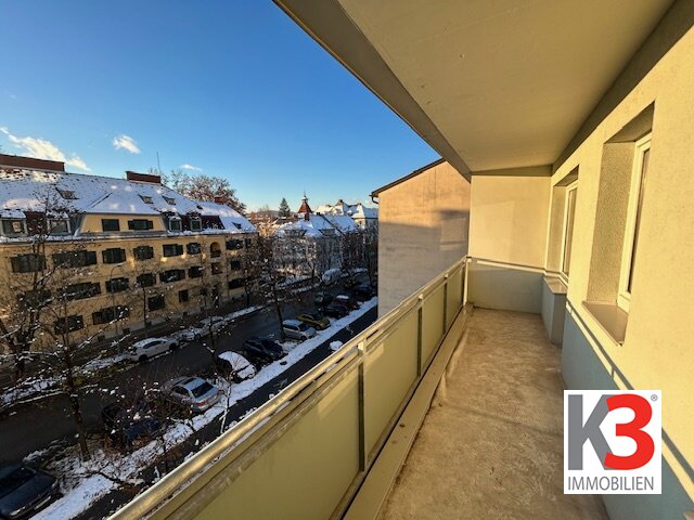 K3 - Gelegenheit: 2 ZIMMER WOHNUNG MIT POTENTIAL.Große Loggia. Ideal auch für eine Vermietung. Sehr gute Lage.