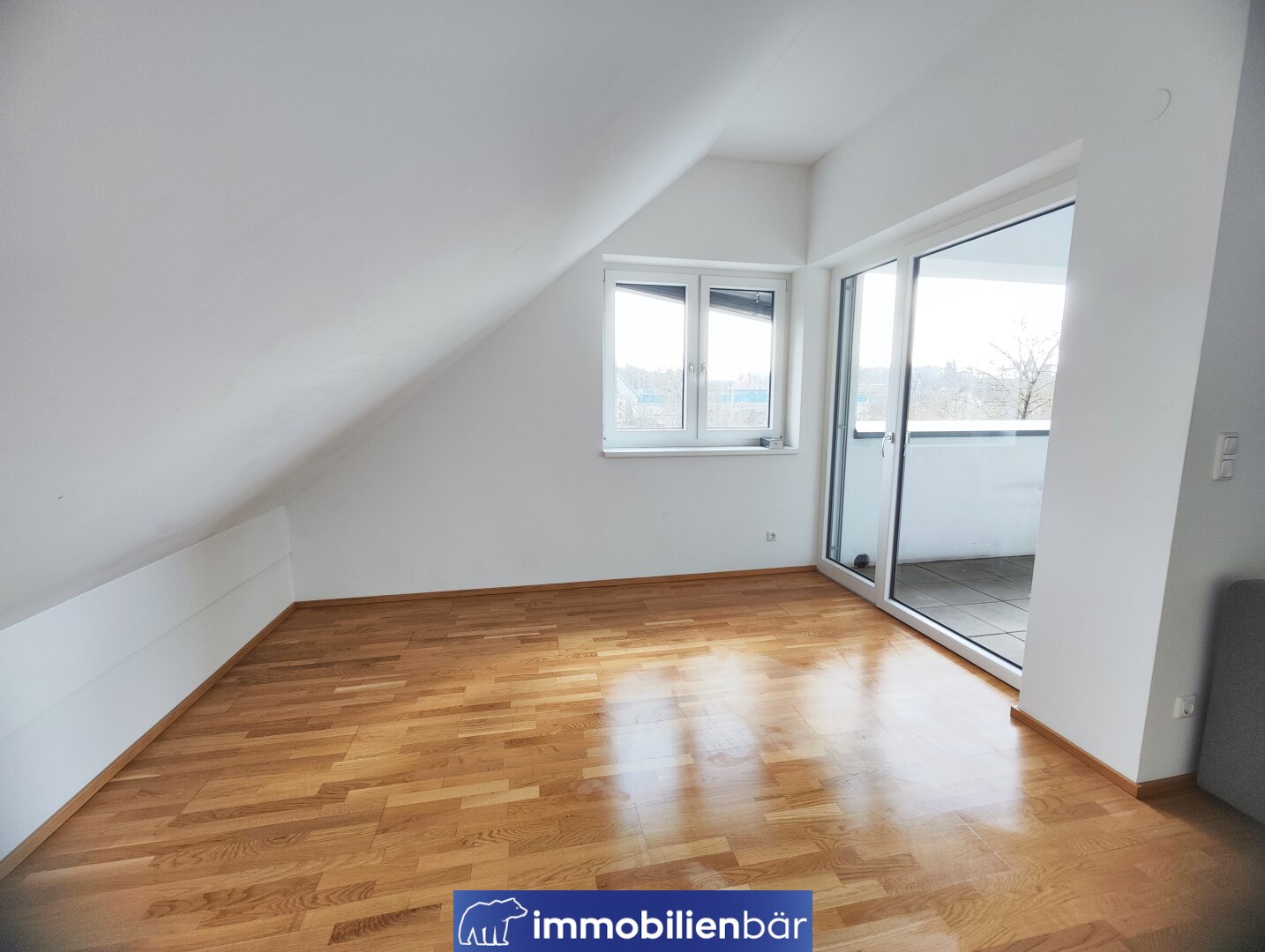 Moderne 2-Zimmer Dachgeschosswohnung mit 45,44m² und Loggia
