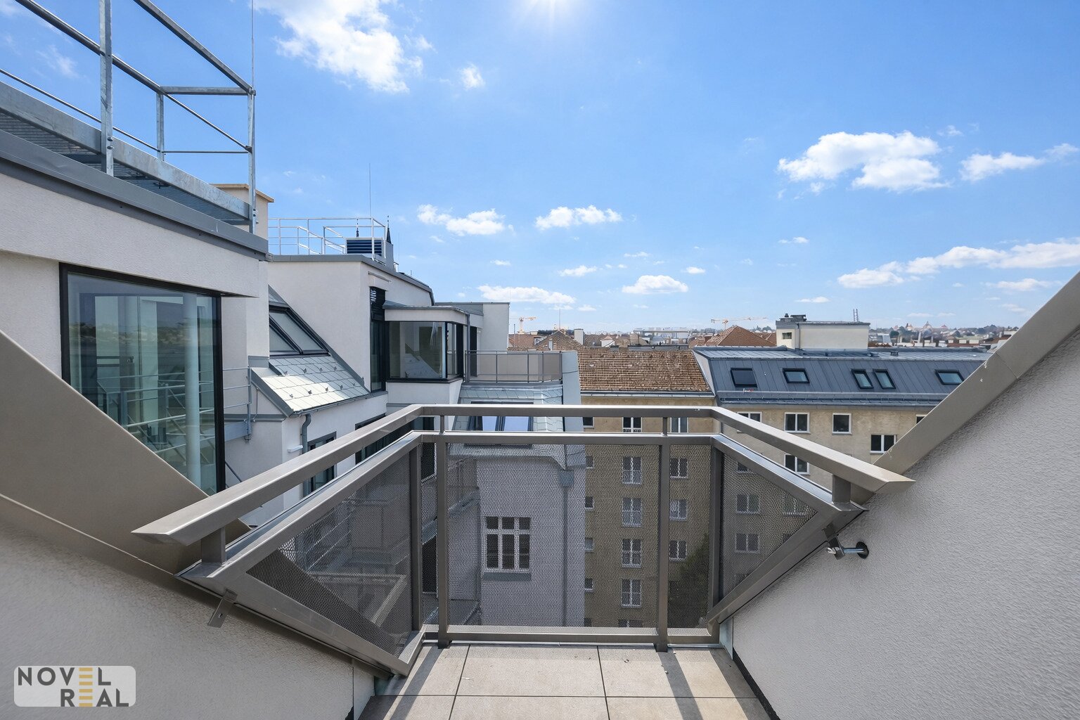 Traumhafte Dachgeschoßwohnung im Herzen des 9. Bezirks - Erstbezug!