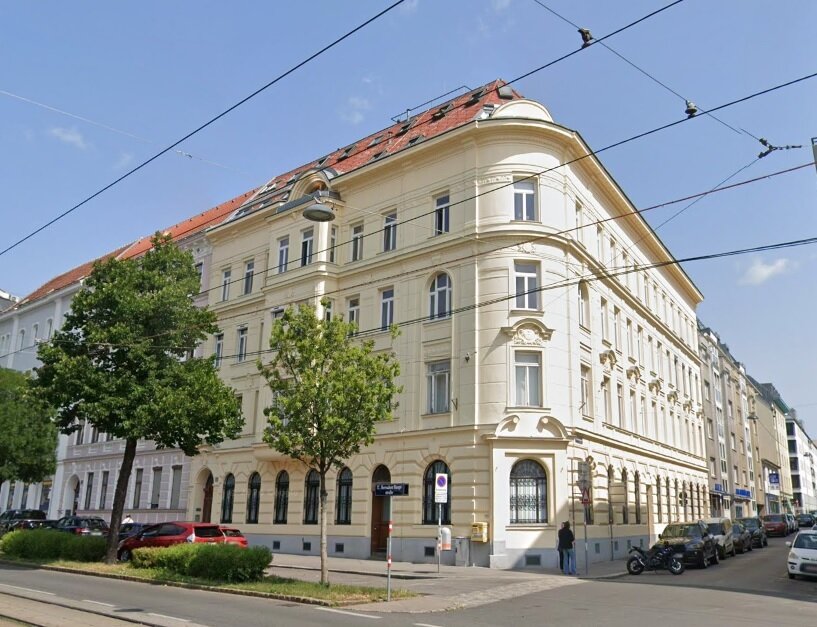 Wunderbare Altbauwohnung in einem schönen Stilaltbau zum Renovieren