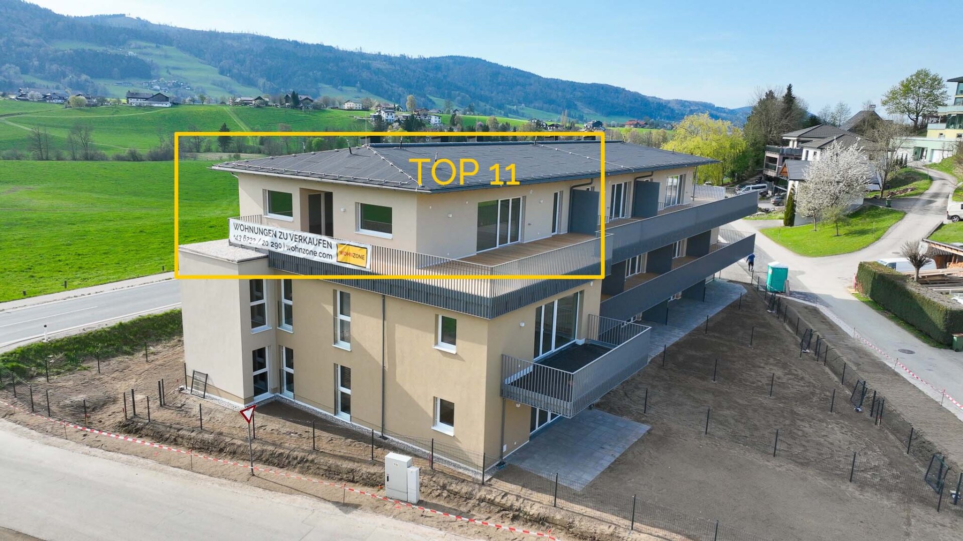 JETZT EINZIEHEN: Traumhafte Dachgeschosswohnung zwischen Irrsee und Mondsee mit XXL Terrasse