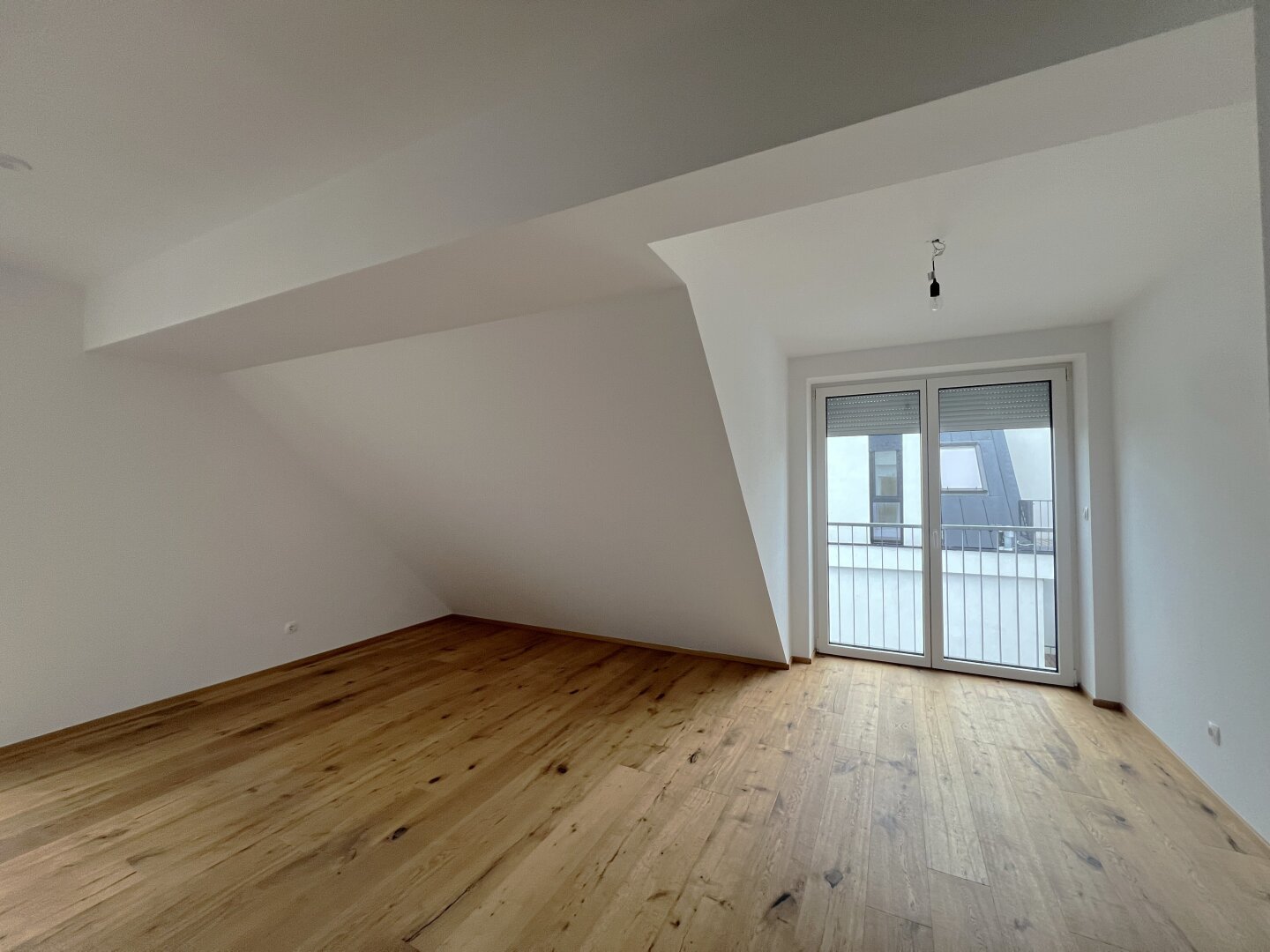 Dachgeschosswohnung zzgl. 7,90 m² Terrasse nähe U-Bahnlinie Perfektastraße-Lemböckgasse!