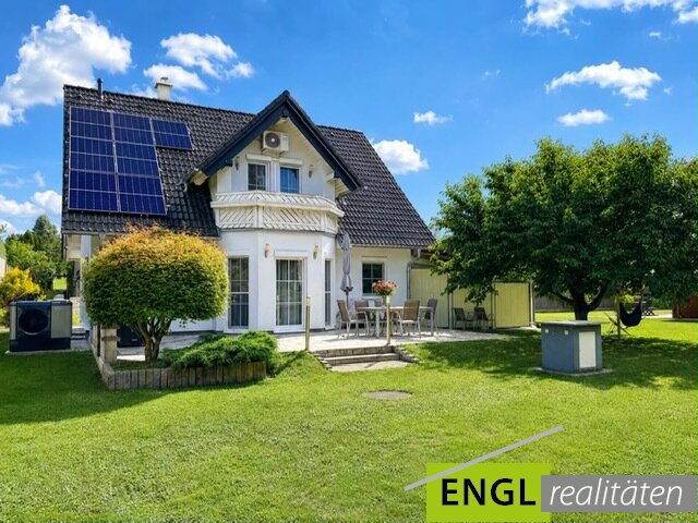 Modernes Einfamilienhaus auf großzügigem Grundstück mit zusätzlichem Entwicklungspotenzial
