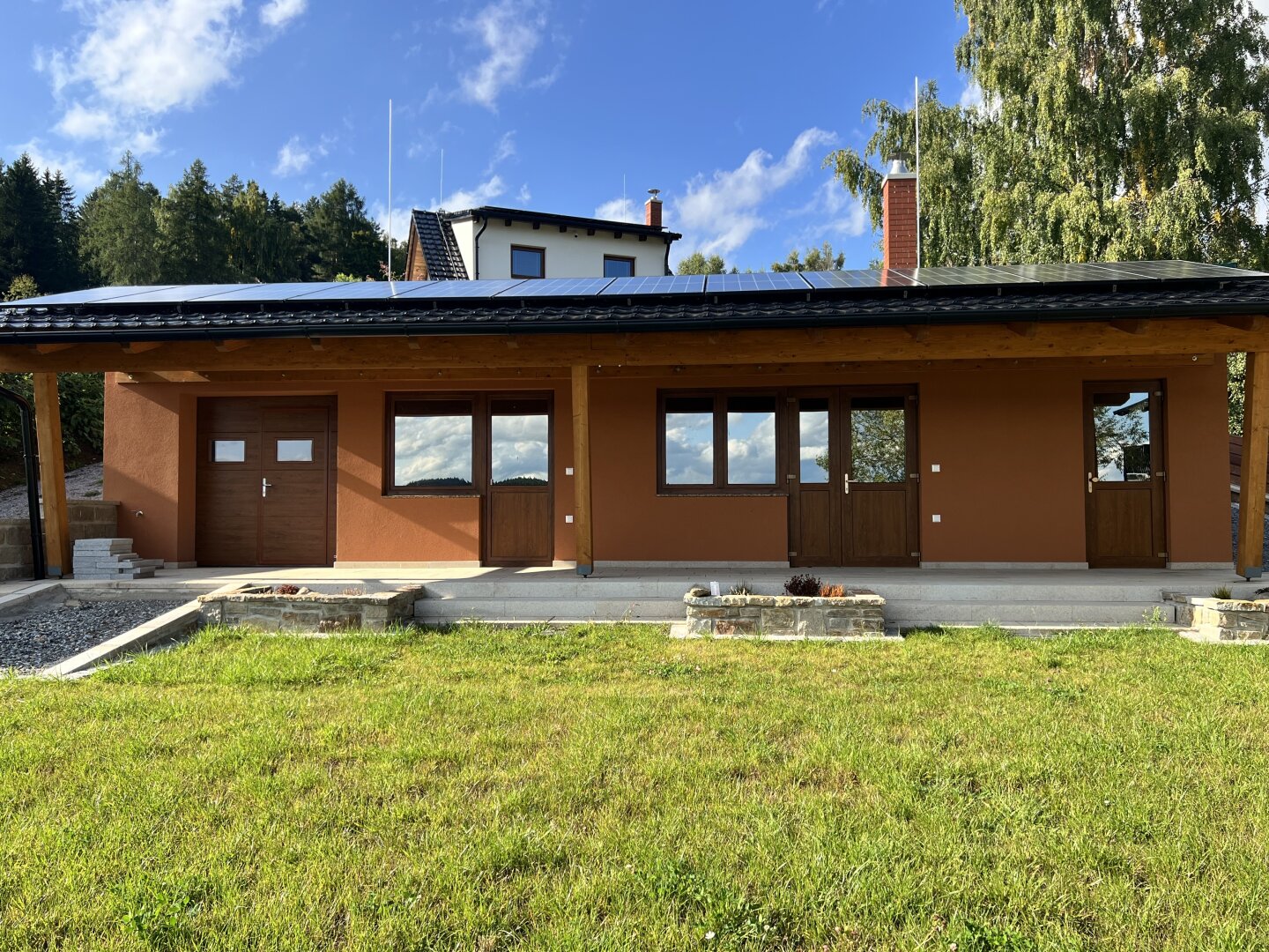 Charmante Liegenschaft mit Strandhaus und extra Grundstück und direktem Seezugang!