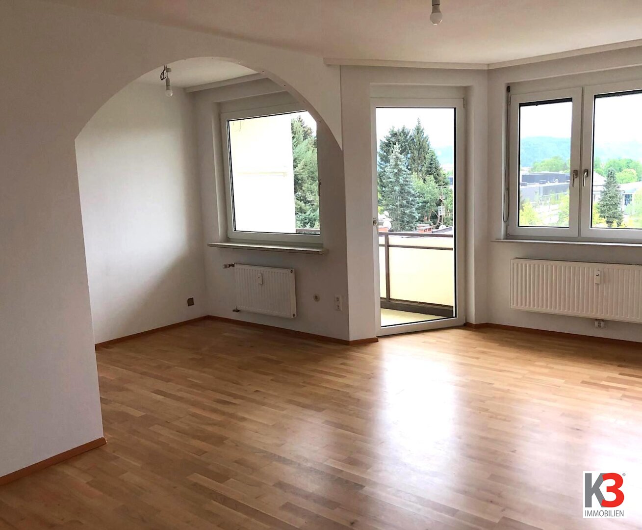 K3 - WUNDERSCHÖNE TOP SANIERTE EIGENTUMSWOHNUNG, Bestlage Spitalberg, neuwertig, Südbalkon mit wunderbarem Ausblick auf Klagenfurt und die Karawanken.