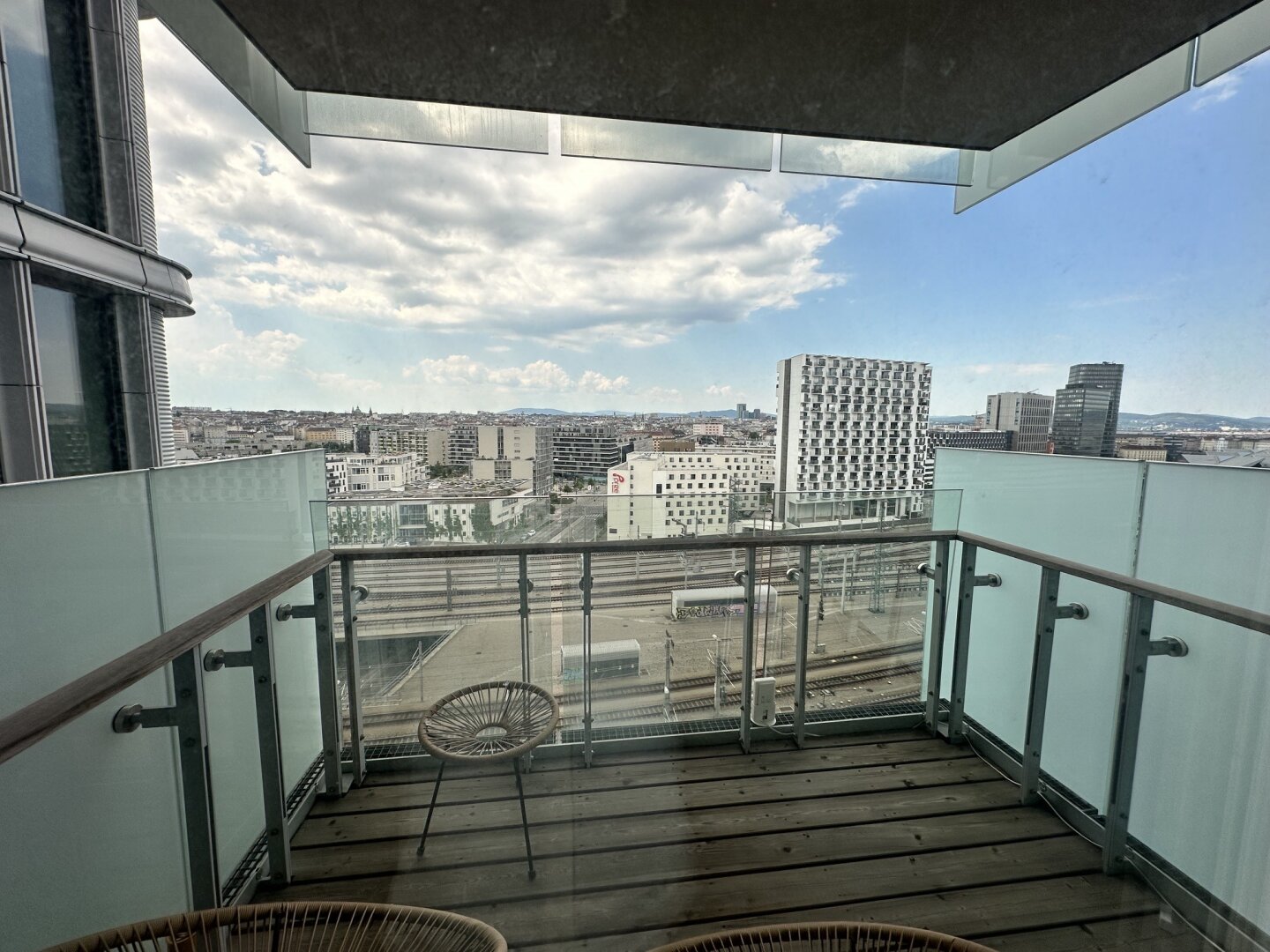 PARKAPARTMENTS BELVEDERE - WOHNEN / PRAXIS / BÜRO etc. möglich - SÜD-FERNBLICK - GARAGENSTELLPLATZ + BALKON + 12. LIFTSTOCK