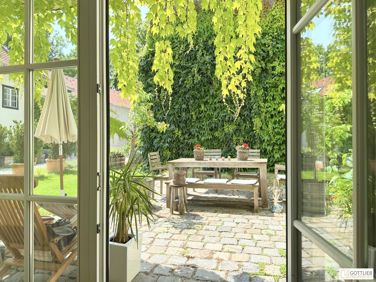 Bestlage Grinzing! Außergewöhnliche 3-Zimmer-Wohnung mit südseitigem Eigengarten in historischem Winzerhaus aus dem 16. Jahrhundert