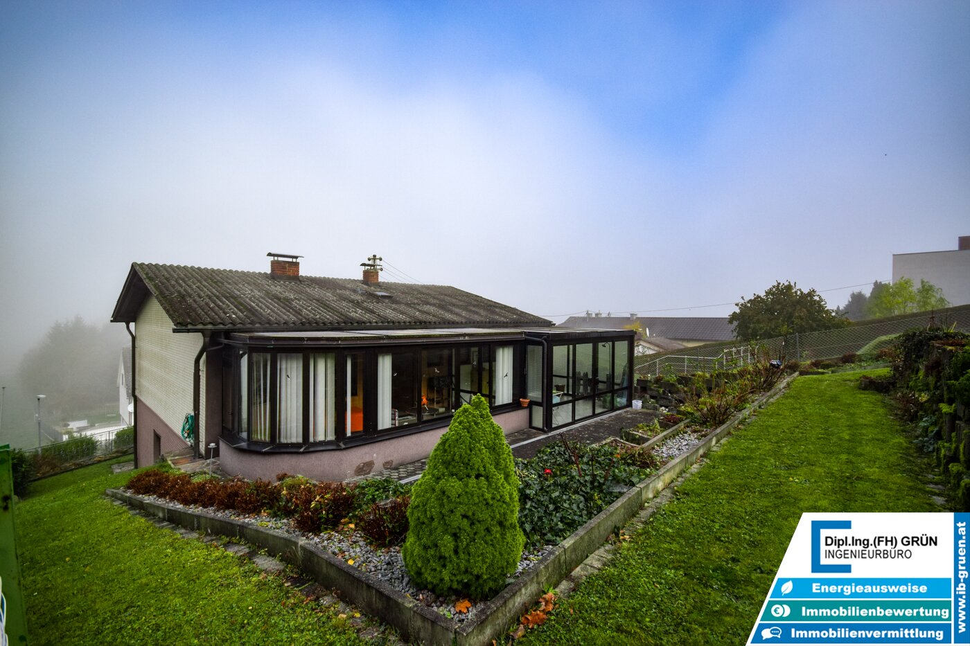 Großzügiges Einfamilienhaus in Aschach – großes Grundstück, Sauna & zwei Garagen