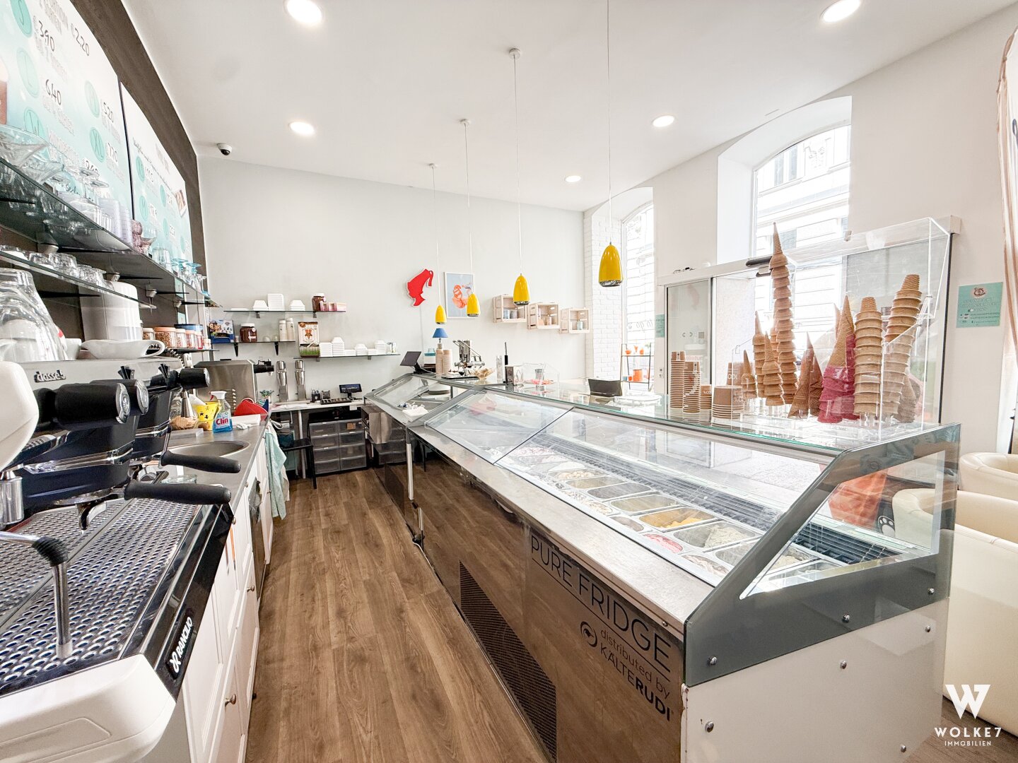 Voll ausgestattetes Eislokal im 17. Bezirk – Hernalser Hauptstraße