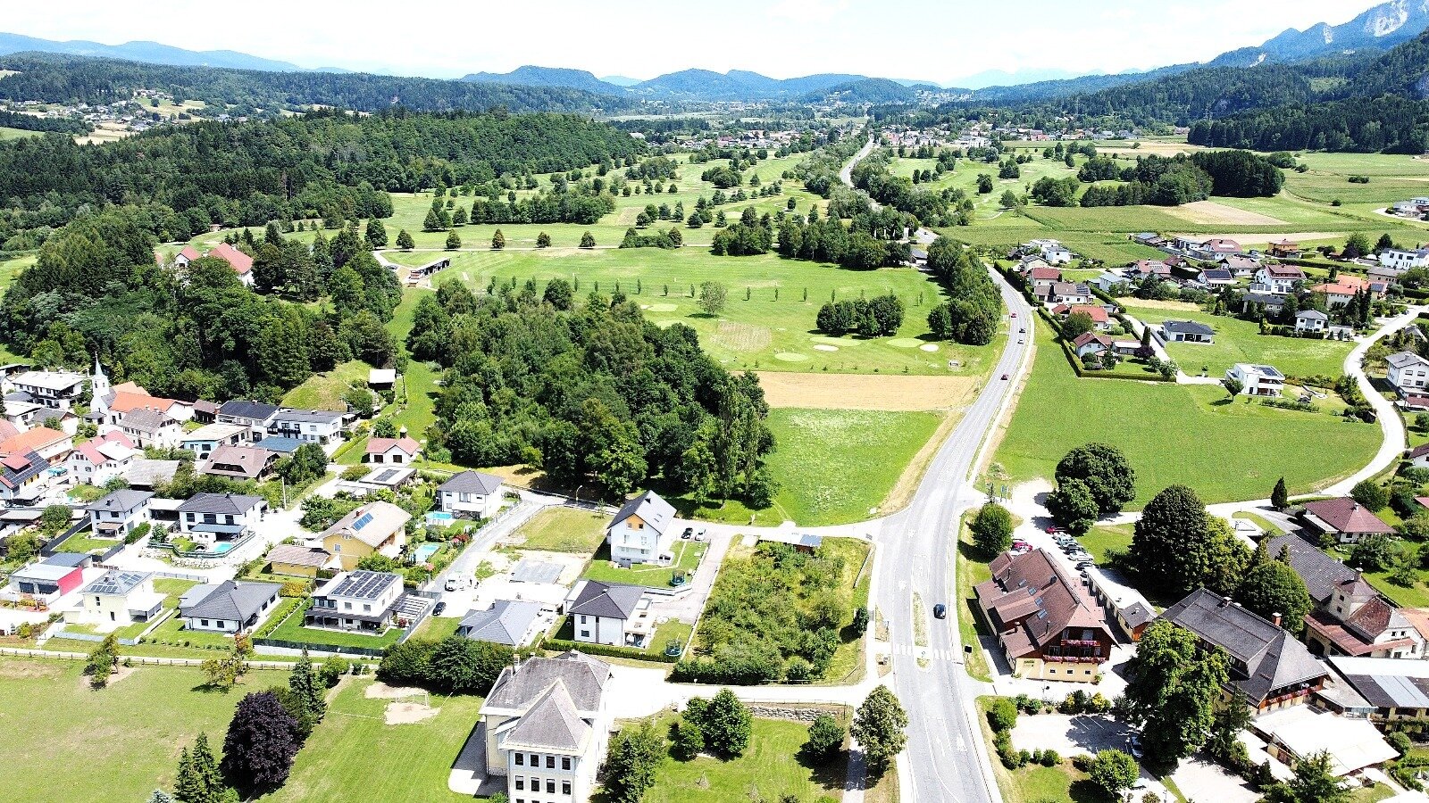 INVESTOREN AUFGEPASST: 3 Parteienhaus | ca. 5,5 % Rendite