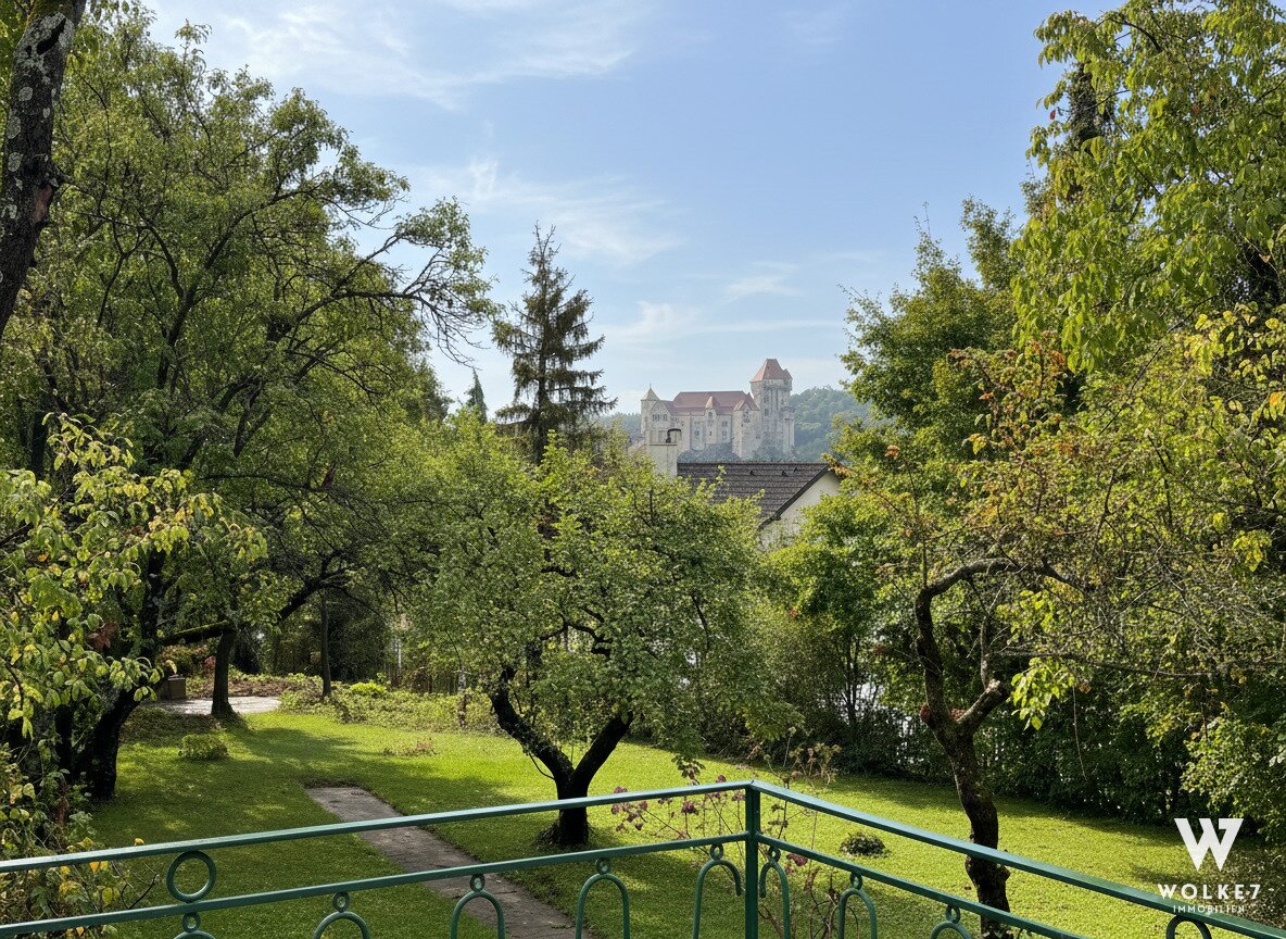 Historisches Haus mit direktem Burgblick, großem Garten & vielseitigem Potenzial – in Top-Lage Maria Enzersdorf!
