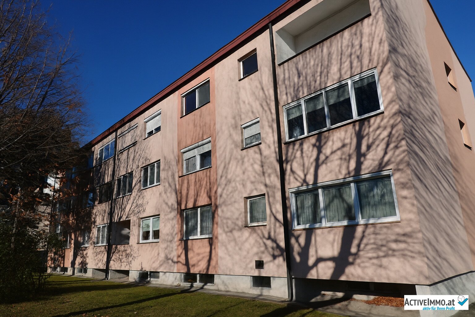 Gemütliche 3-Zimmer-Wohnung mit Loggia in ruhiger Grünlage, inkl. Parkplatz – sofort beziehbar! 2352 Gumpoldskirchen