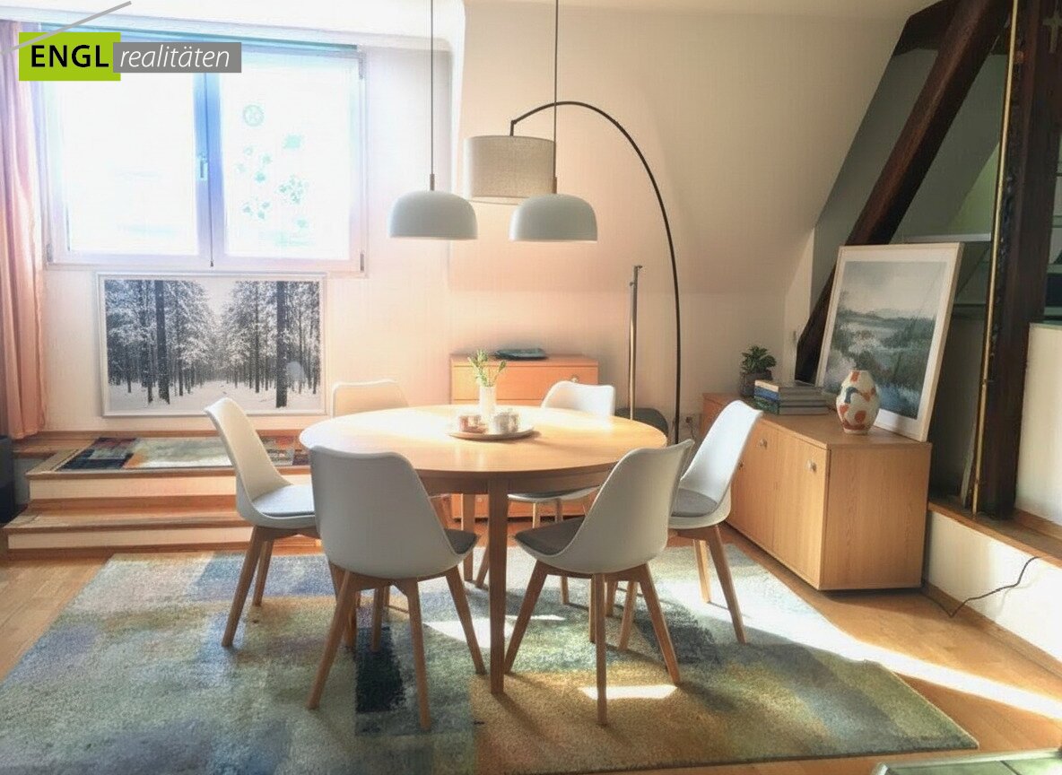 Aussergewöhnliche Loftwohnung im Dachgeschoss für jung gebliebene Künstler, Single, Paare und kleine Familie