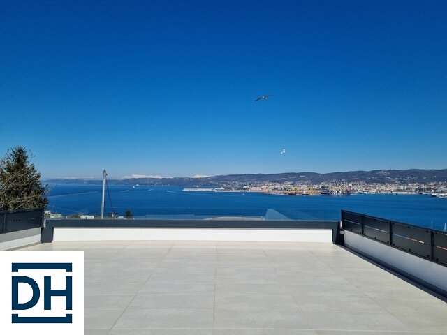 EXKLUSIVES WOHNHAUS MIT MEERBLICK IN MUGGIA - Investition mit Wertsteigerungspotenzial