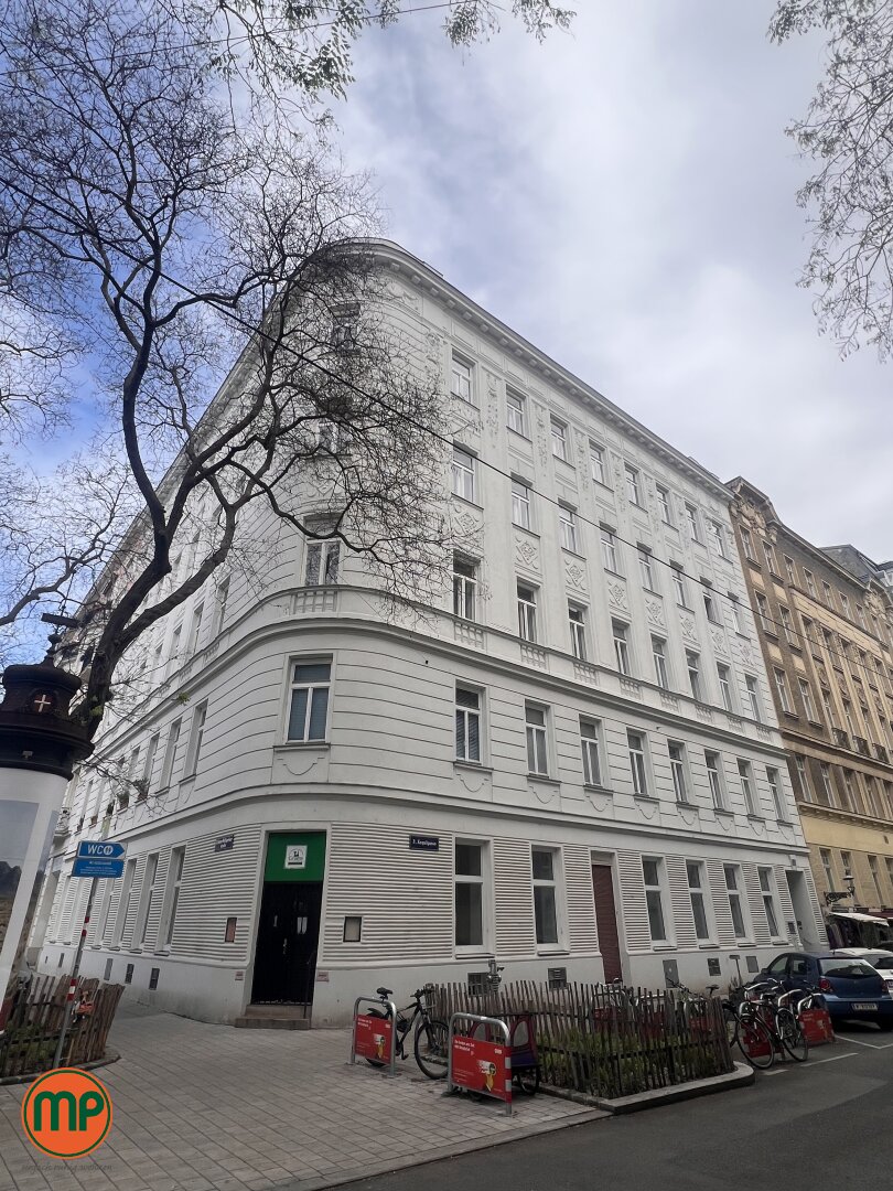 Charmante Altbauwohnung mit 3 Zimmern und Kabinett