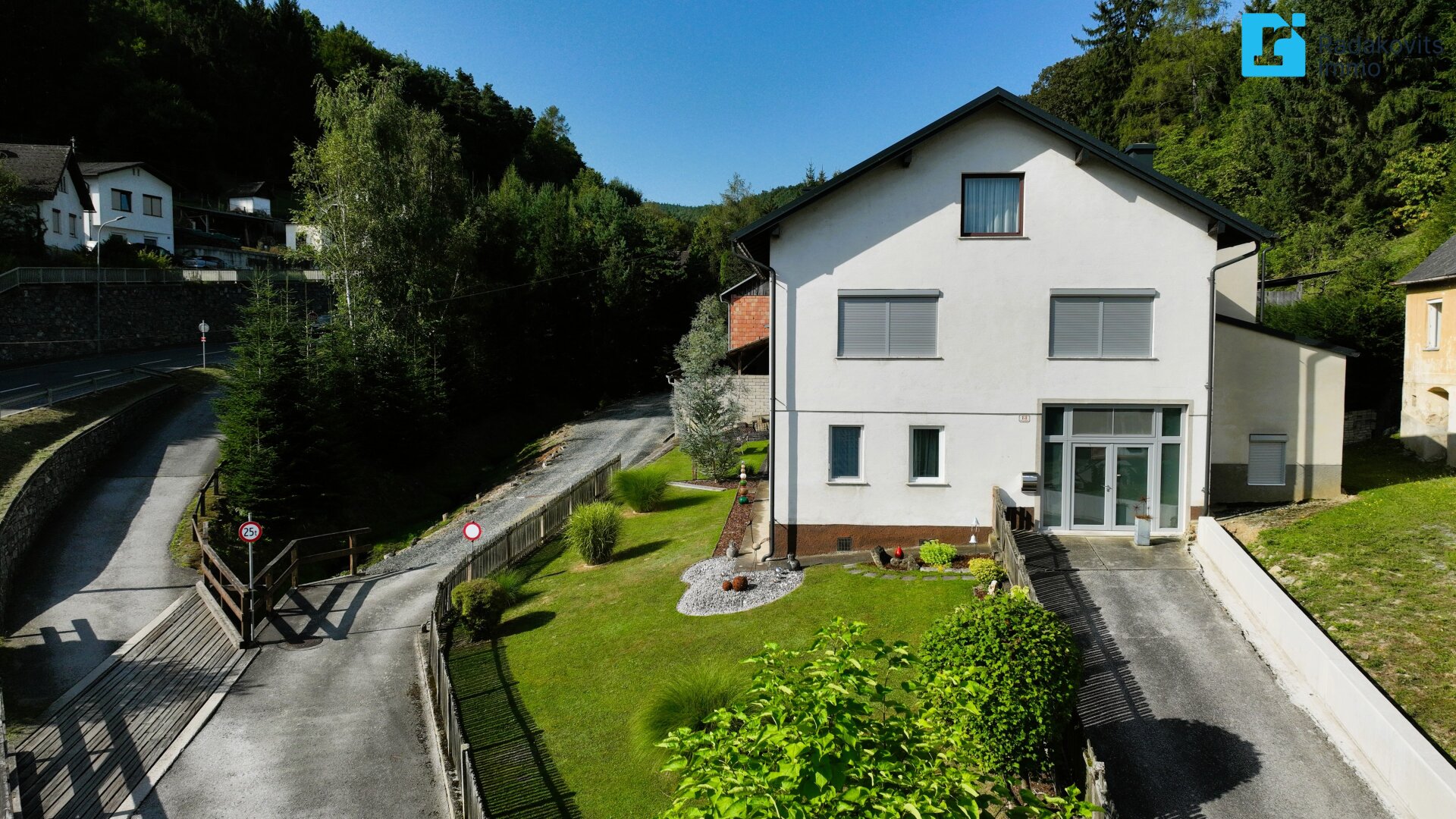 Wohnhaus mit Ausbaupotenzial für eine vermietbare Einheit im angrenzenden Bauernhaus !