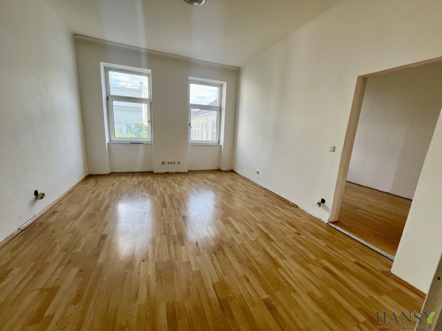 Günstige 2,5 - Zimmer Wohnung im 3.ten Liftstock - WG-tauglich!
