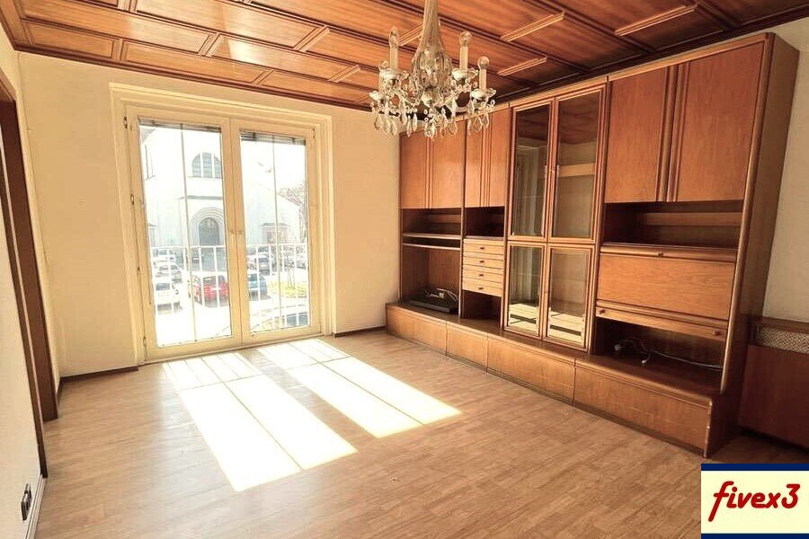 Großzügige 5-Zimmer-Eigentumswohnung im Zentrum mit Mietverhältnis!