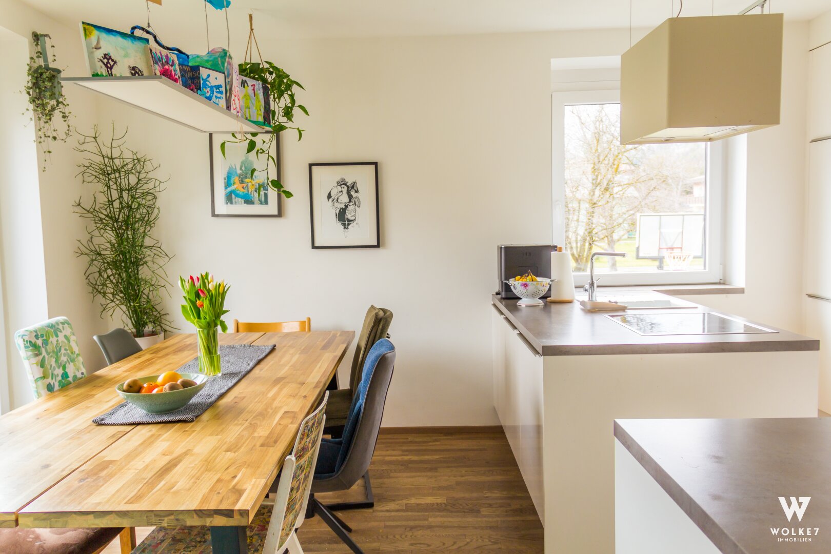 *PERFEKTE RAUMAUFTEILUNG* vollständig saniertes Einfamilienhaus mit großem Kellerbereich und Garage