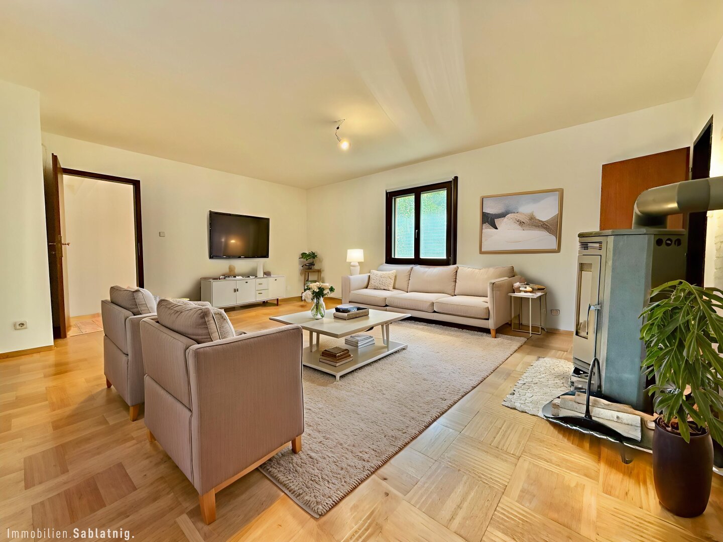 EXKLUSIVES EINFAMILIENHAUS in 1. Reihe am Pöttschinger See! Wohnen, wo andere Urlaub machen!
